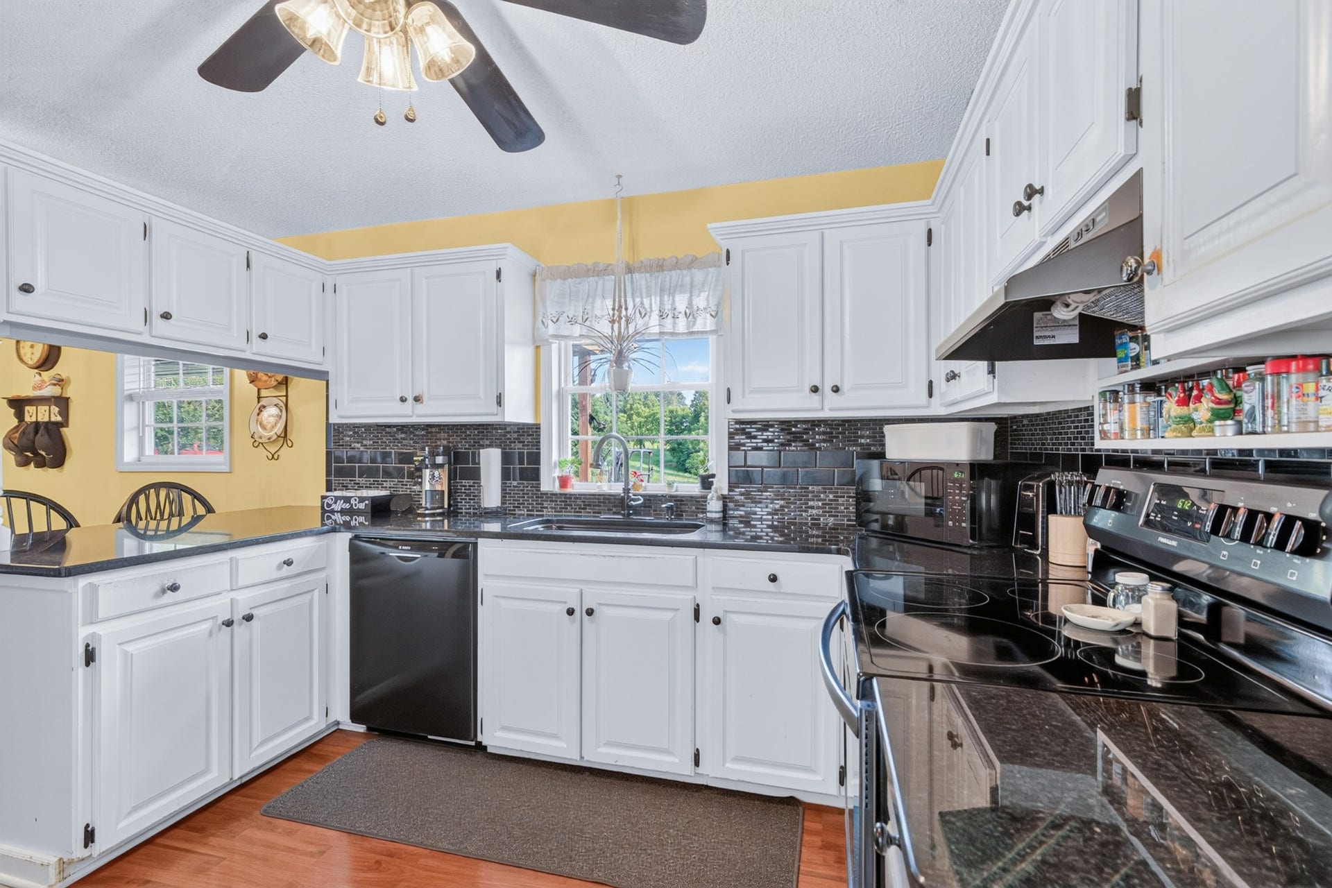 250 High Meadows Ln, Shelbyville, TN 37160 250 High Meadows Ln, Shelbyville, TN 37160