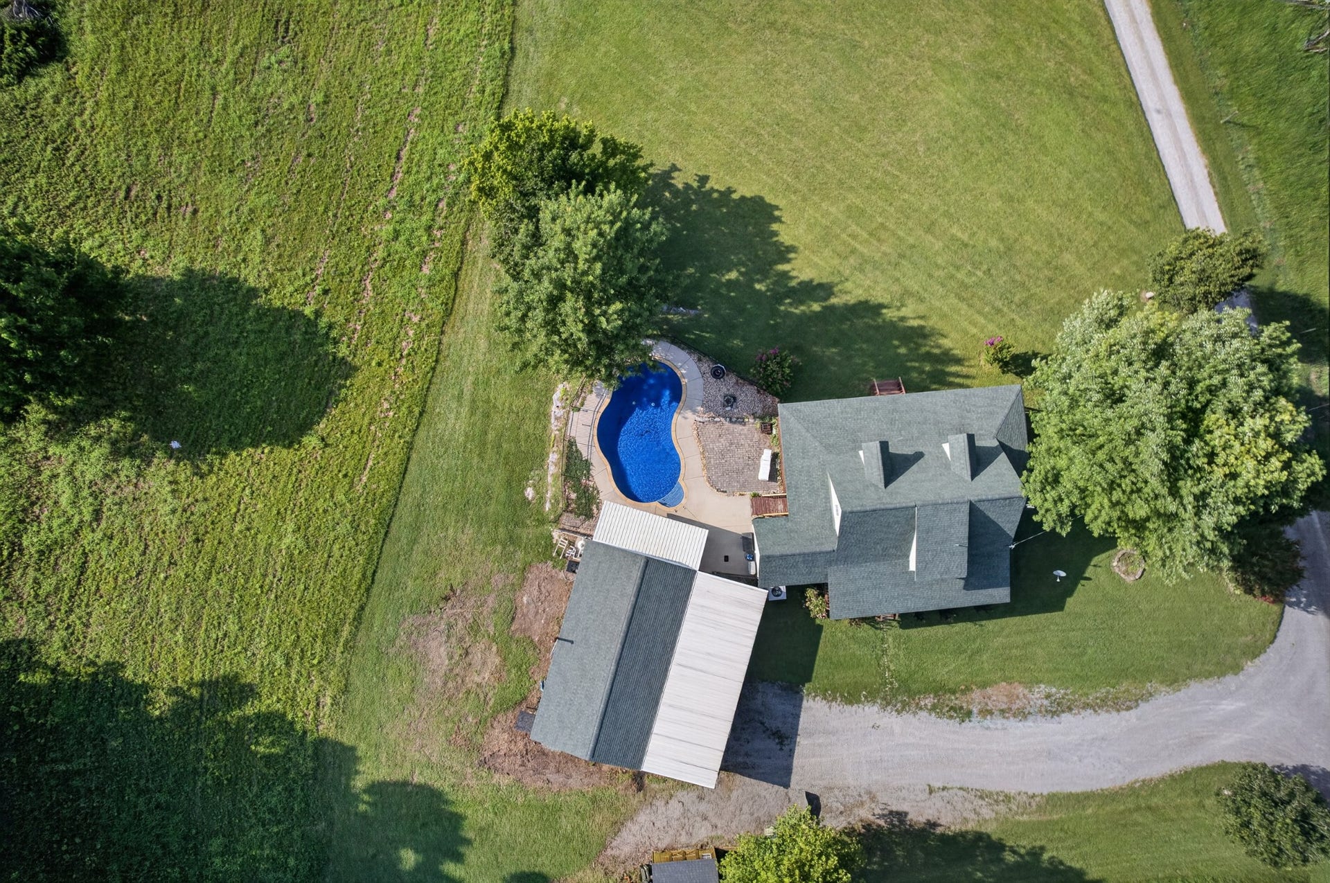 250 High Meadows Ln, Shelbyville, TN 37160 250 High Meadows Ln, Shelbyville, TN 37160