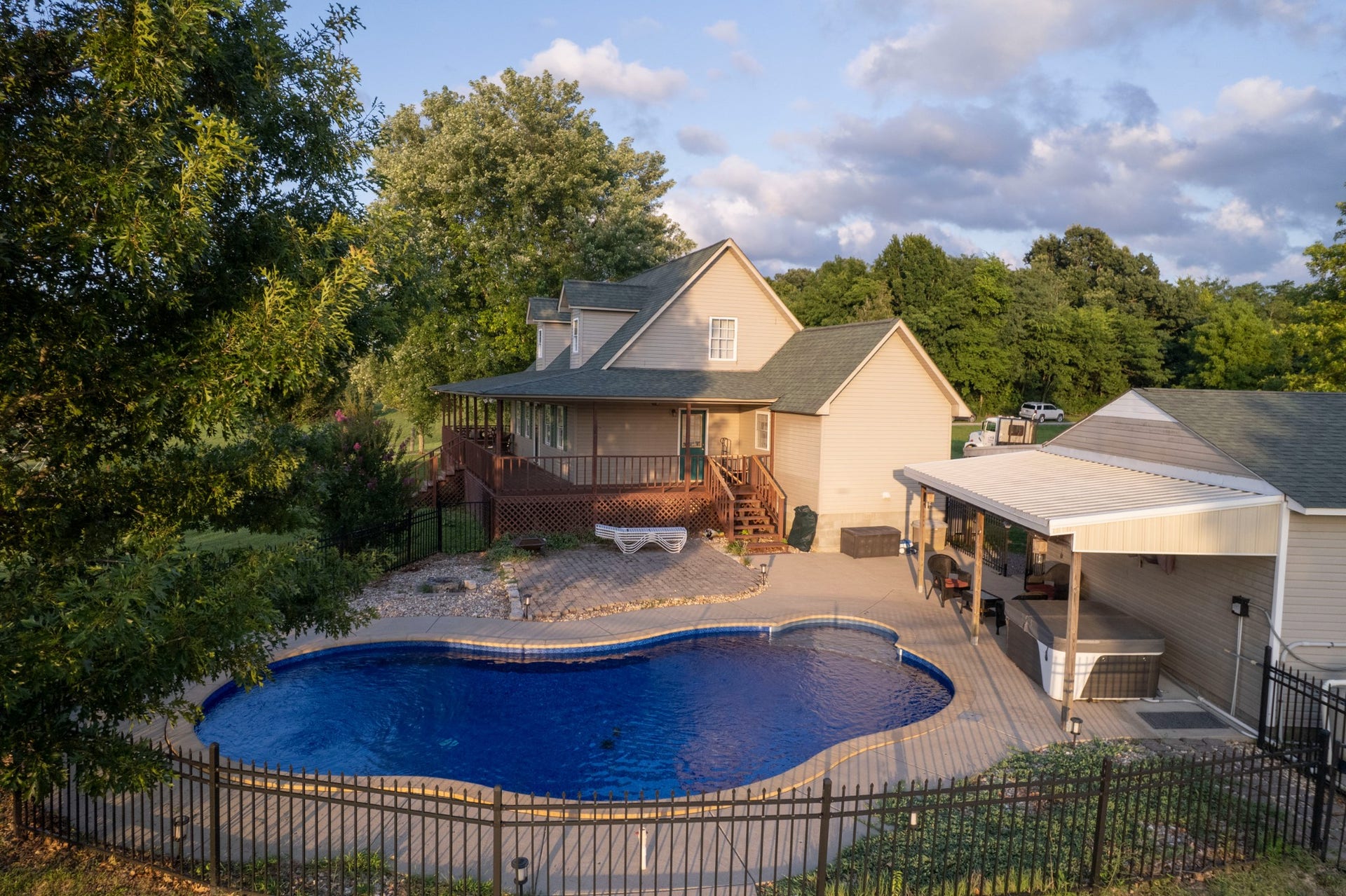 250 High Meadows Ln, Shelbyville, TN 37160 250 High Meadows Ln, Shelbyville, TN 37160