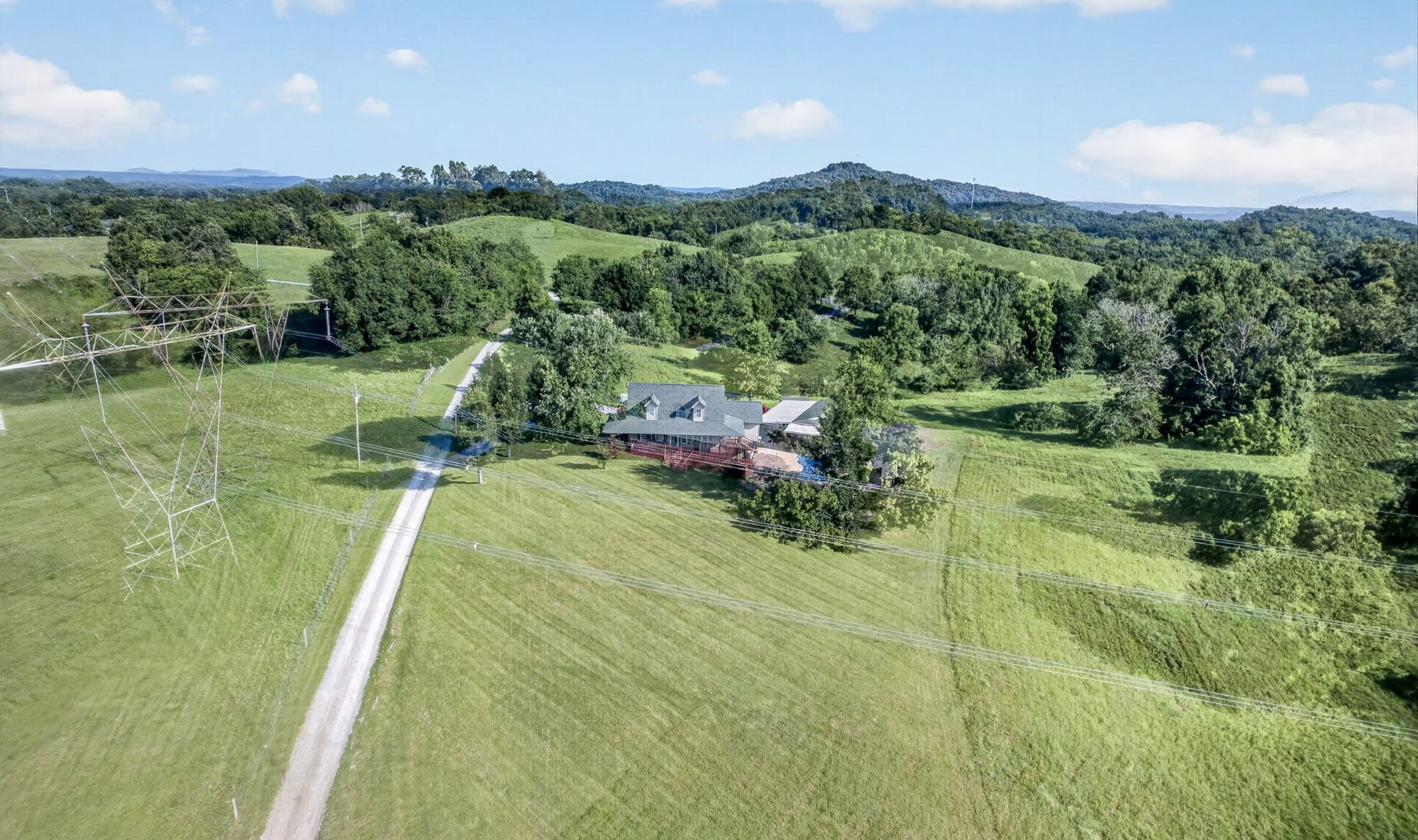 250 High Meadows Ln, Shelbyville, TN 37160 250 High Meadows Ln, Shelbyville, TN 37160