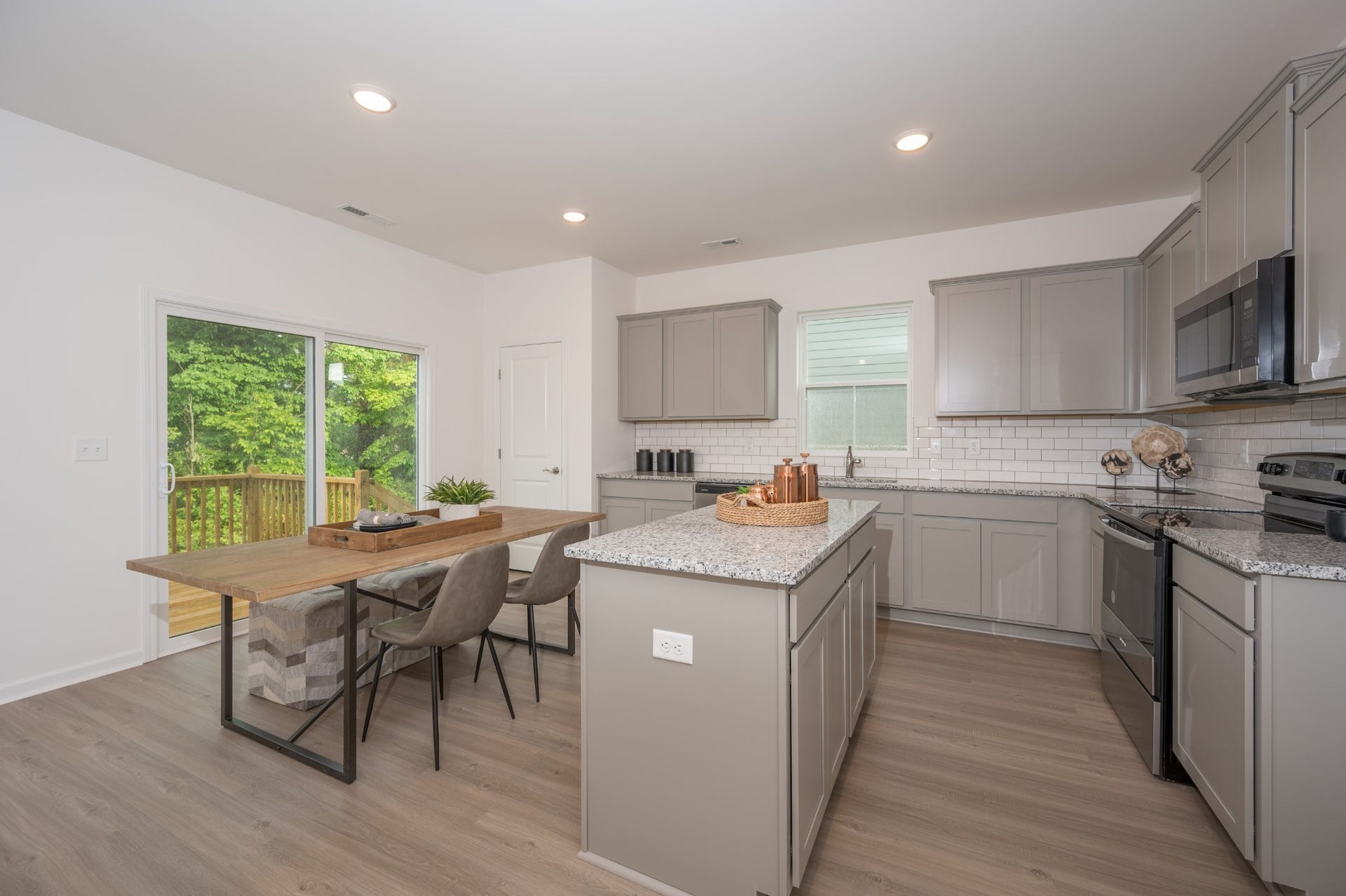 3206 Hearth Hollow Rd, Columbia, TN 38401 Kitchen has a pantry and access to back deck