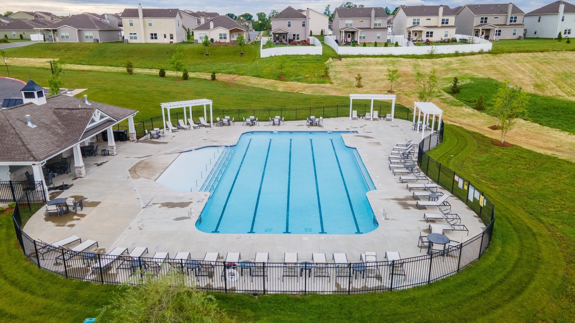 3206 Hearth Hollow Rd, Columbia, TN 38401 Resort-style amenities