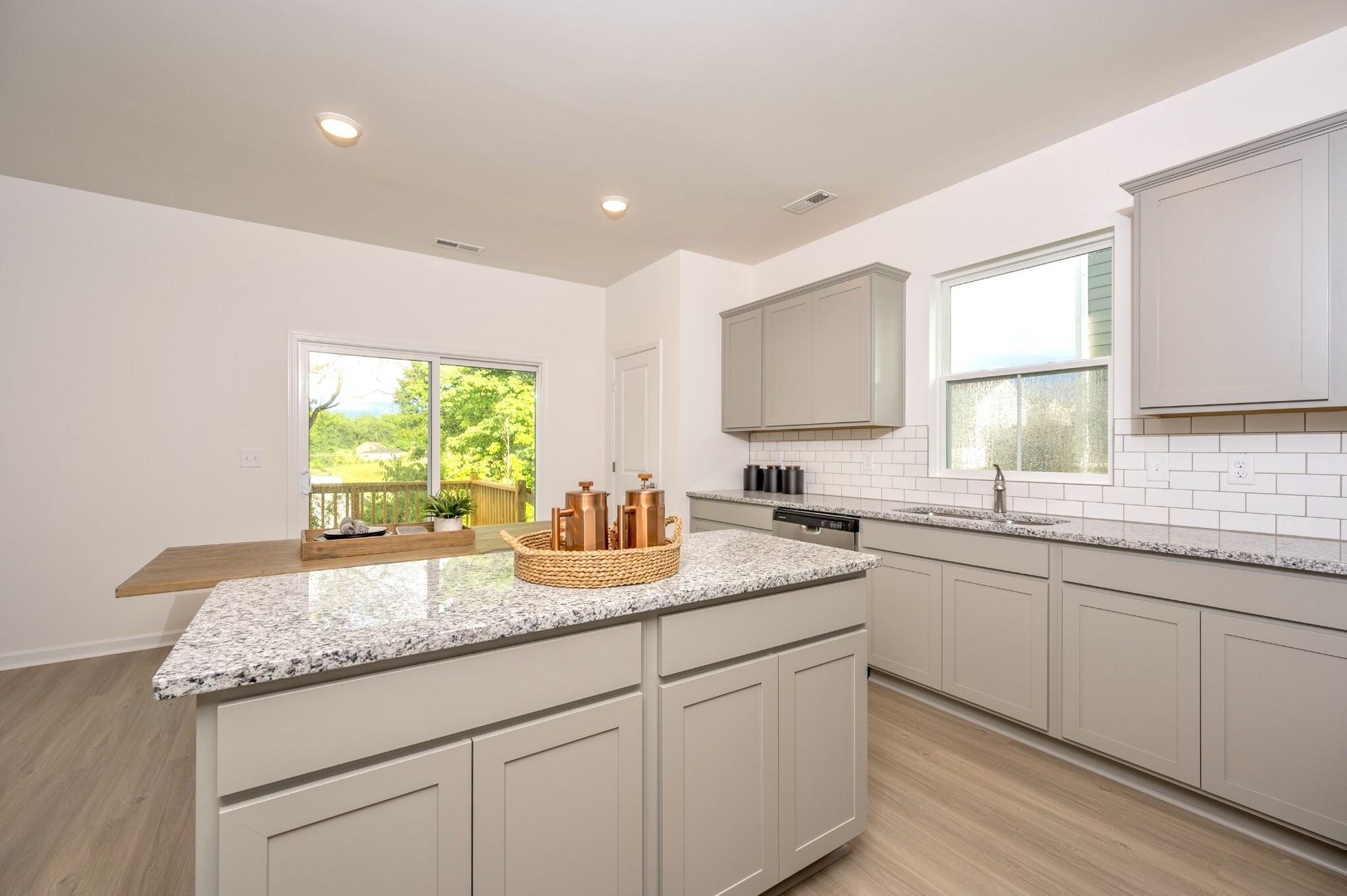 3206 Hearth Hollow Rd, Columbia, TN 38401 Granite counters and subway tile backspach