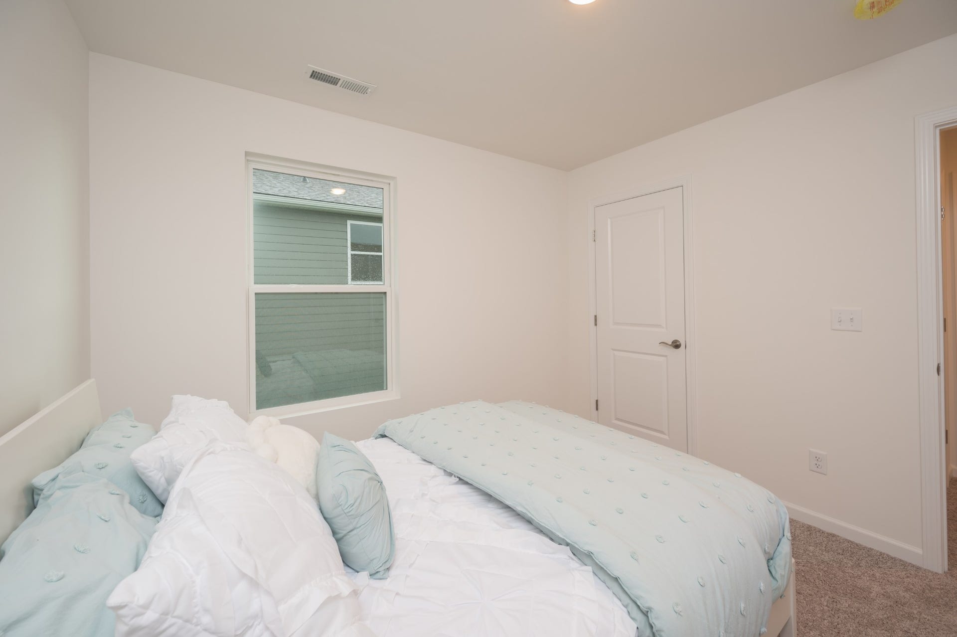 3206 Hearth Hollow Rd, Columbia, TN 38401 1 of 4 bedrooms