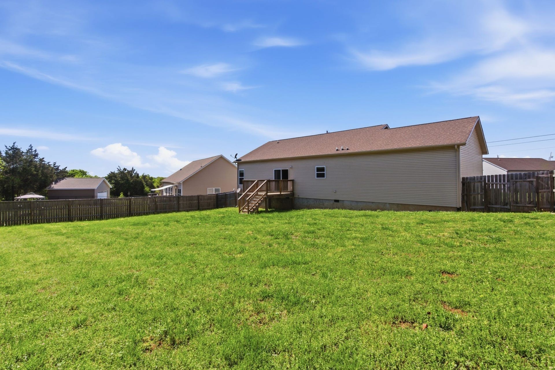 1897 Sheffield Ln, Columbia, TN 38401 1897 Sheffield Ln, Columbia, TN 38401
