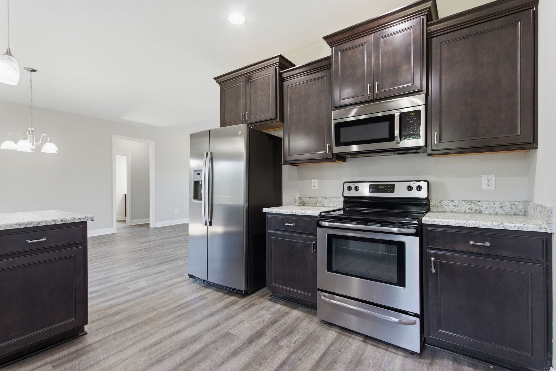 1897 Sheffield Ln, Columbia, TN 38401 1897 Sheffield Ln, Columbia, TN 38401