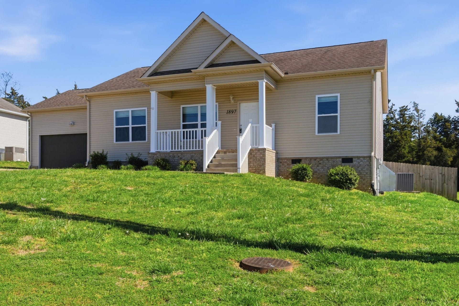 1897 Sheffield Ln, Columbia, TN 38401 1897 Sheffield Ln, Columbia, TN 38401