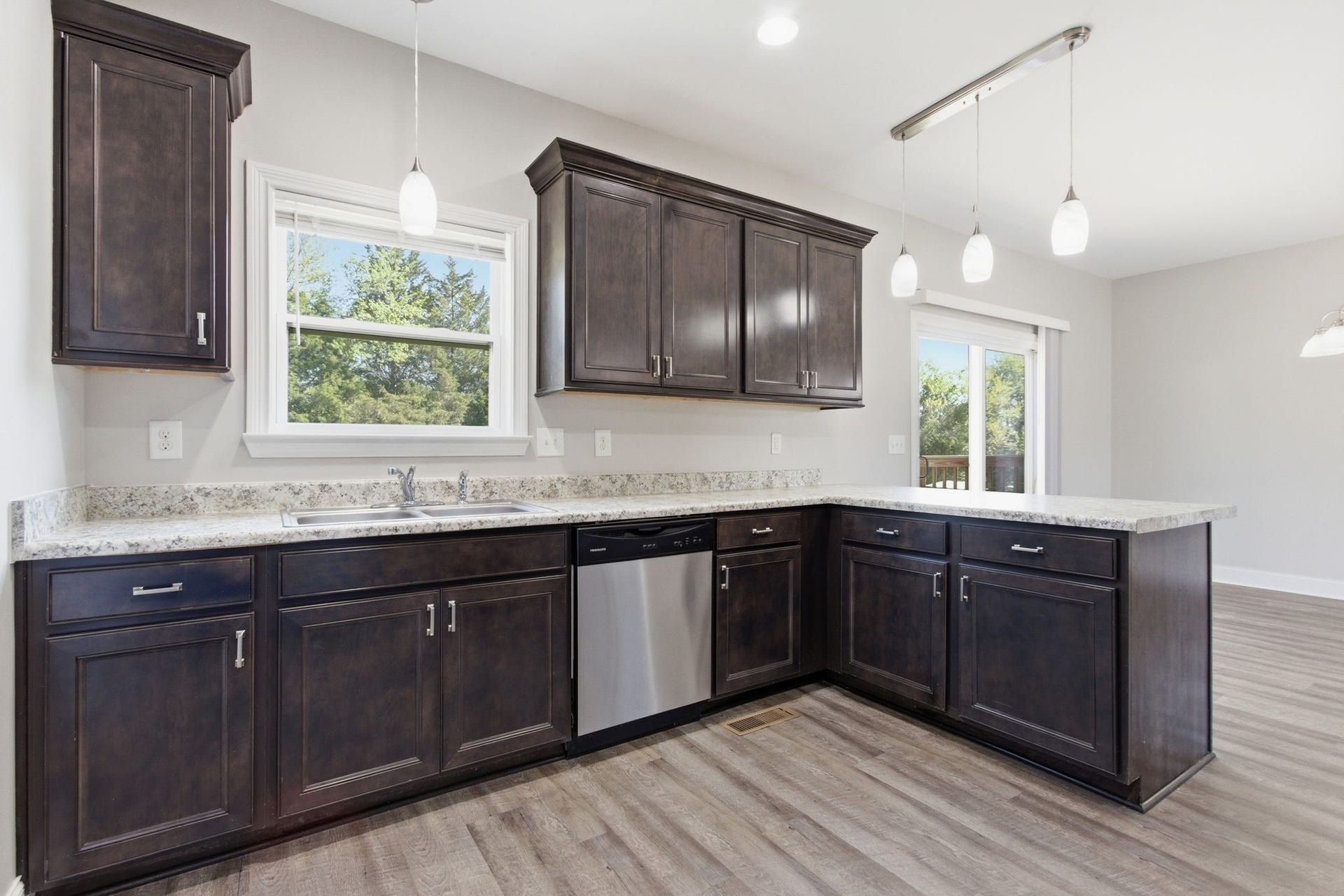1897 Sheffield Ln, Columbia, TN 38401 1897 Sheffield Ln, Columbia, TN 38401