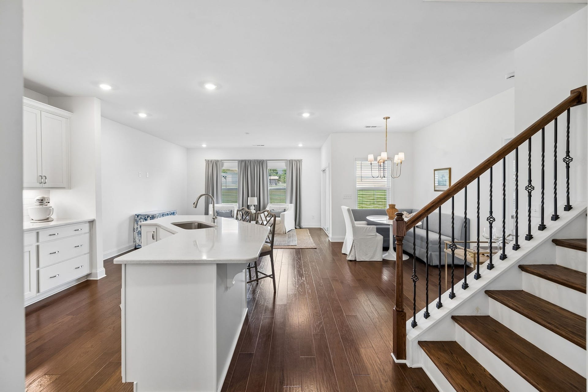 2409 Laurelstone Dr, Murfreesboro, TN 37130 2409 Laurelstone Dr, Murfreesboro, TN 37130