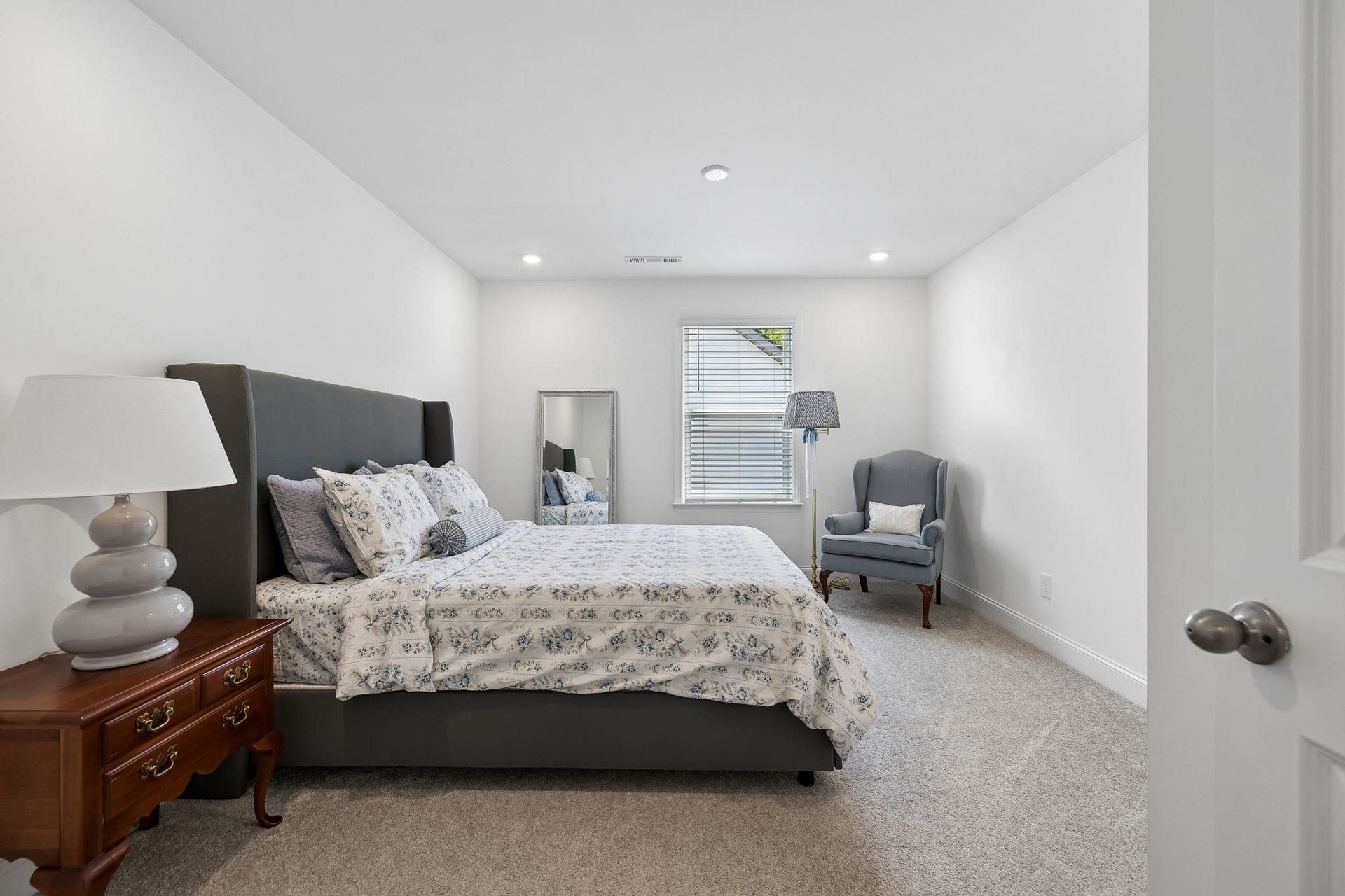 2409 Laurelstone Dr, Murfreesboro, TN 37130 2409 Laurelstone Dr, Murfreesboro, TN 37130