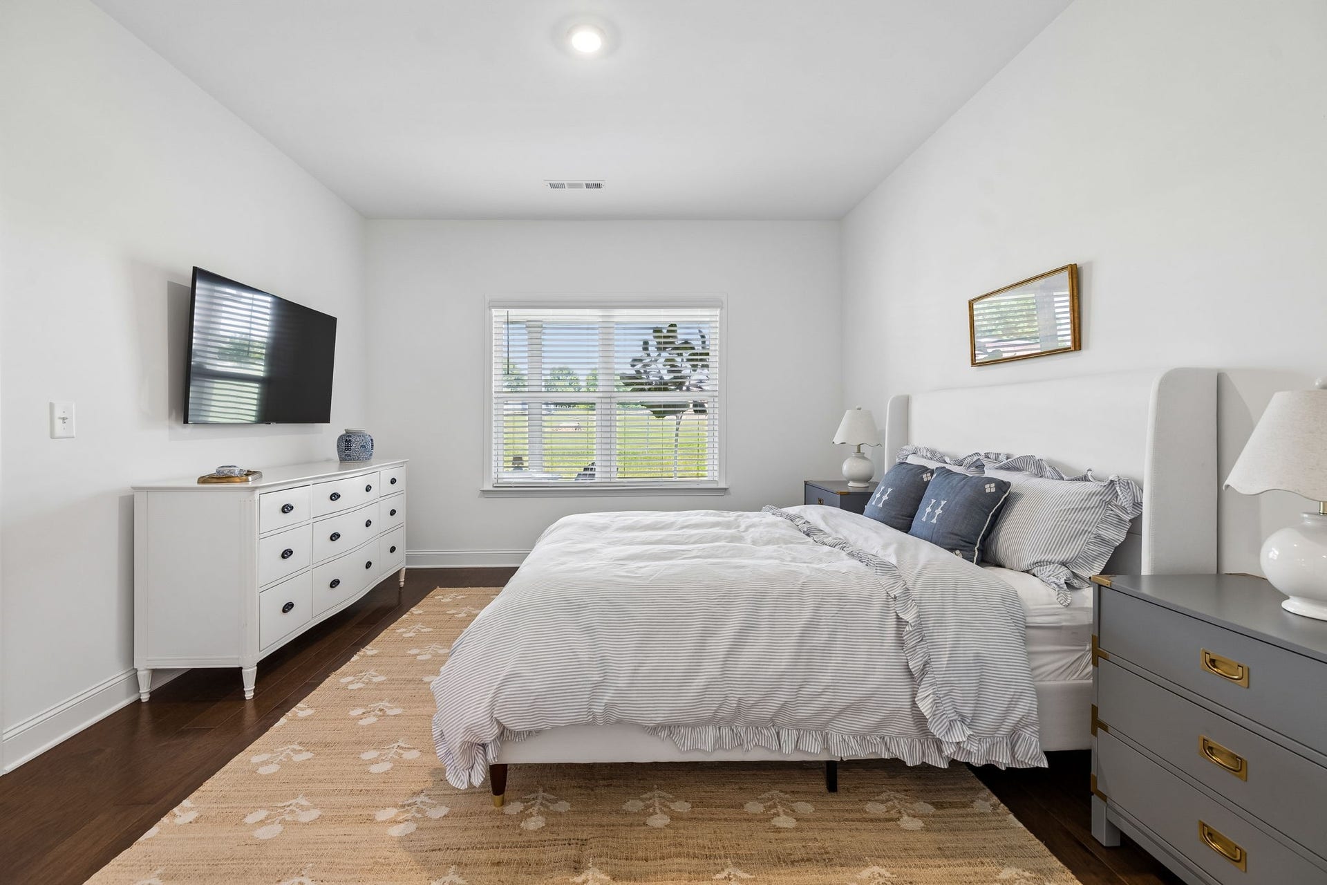2409 Laurelstone Dr, Murfreesboro, TN 37130 2409 Laurelstone Dr, Murfreesboro, TN 37130
