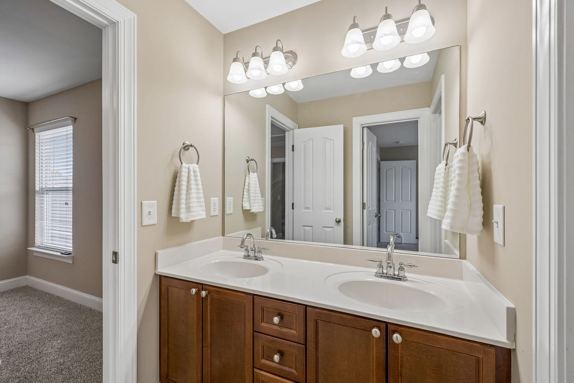 3444 Blaze Dr, Murfreesboro, TN 37128 Upstairs Bath between Two Bedrooms with Double vanities and separate shower area