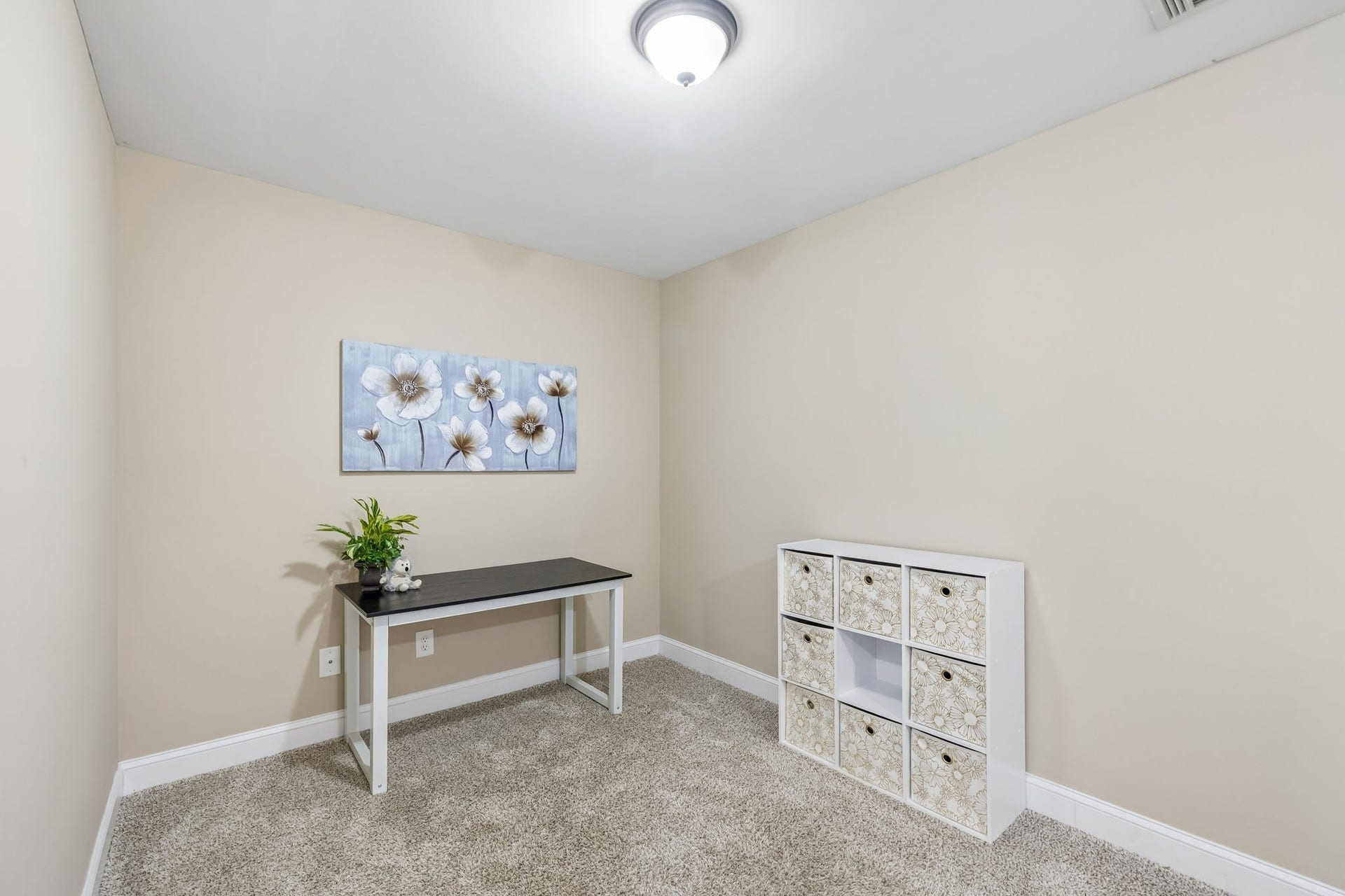 3444 Blaze Dr, Murfreesboro, TN 37128 Nook Area perfect for small den, homework area or small office