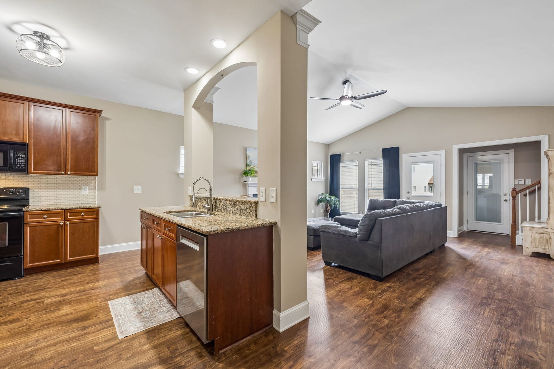 3444 Blaze Dr, Murfreesboro, TN 37128 Open to Living Room