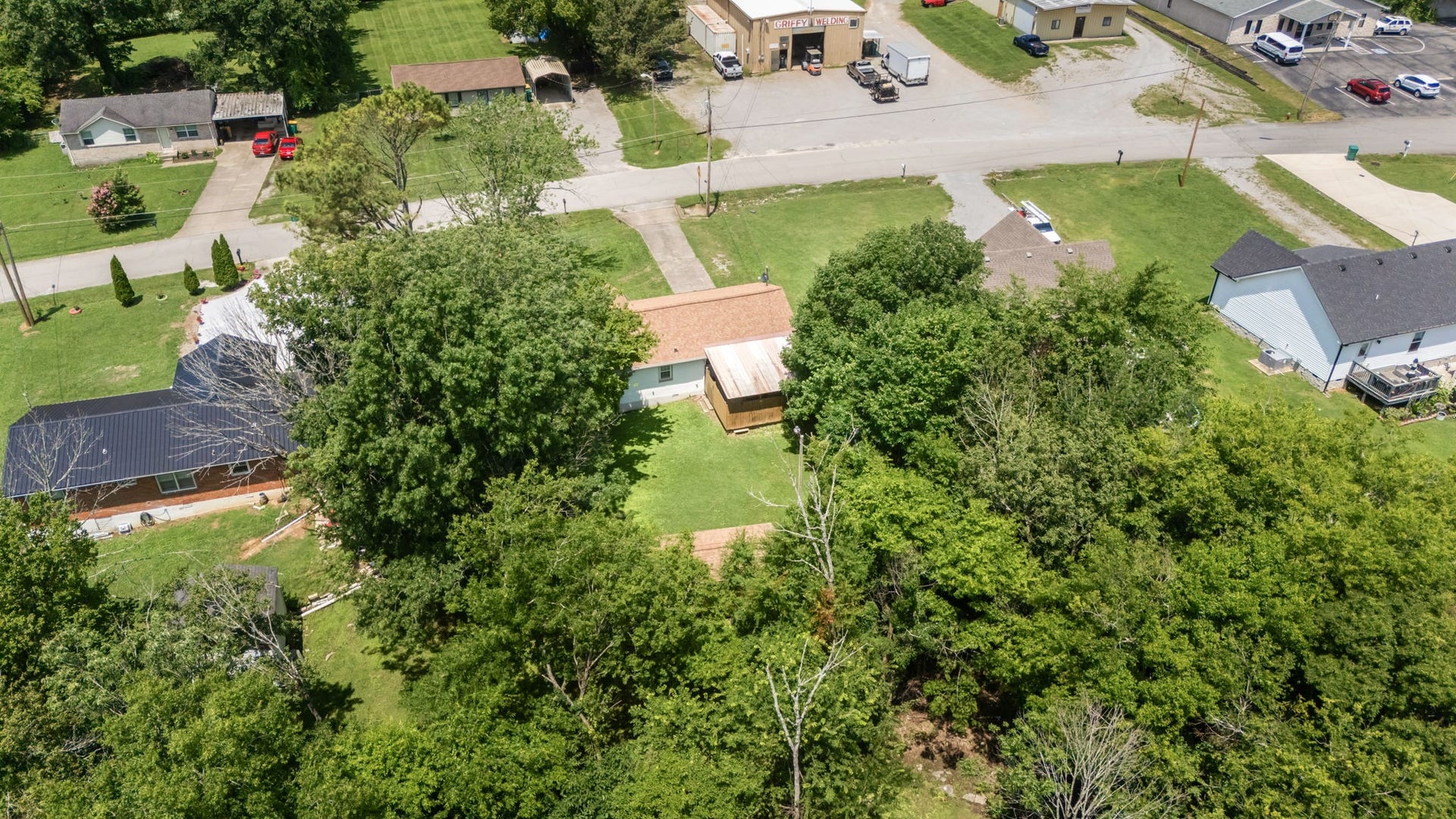 203 Freeman Dr, Lewisburg, TN 37091 203 Freeman Dr, Lewisburg, TN 37091