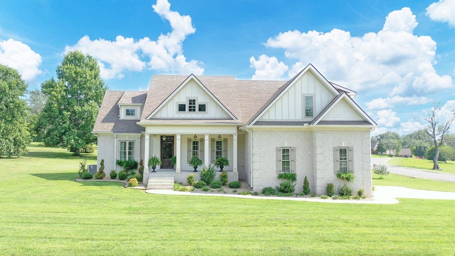 Property photo for 204 Green Hills Dr, Shelbyville, TN