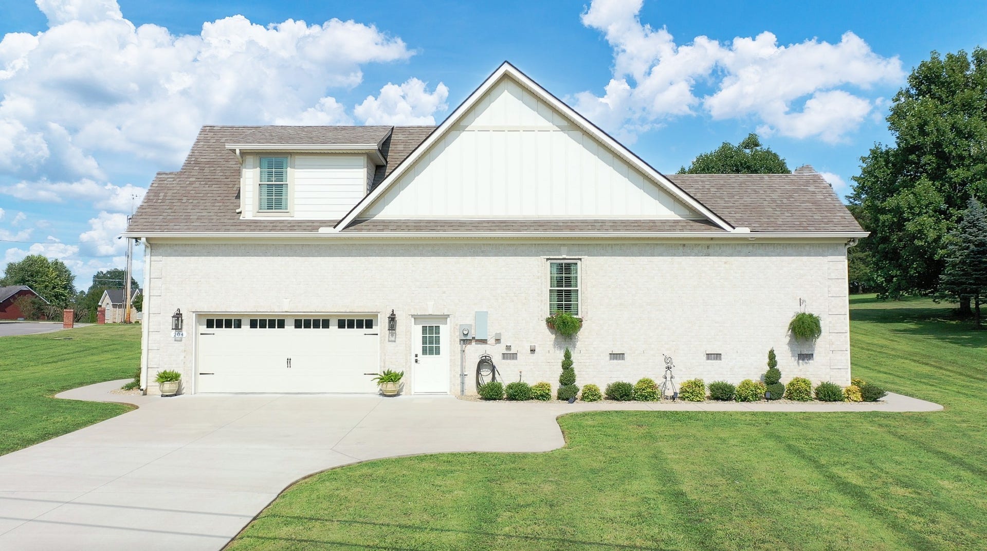 204 Green Hills Dr, Shelbyville, TN 37160 204 Green Hills Dr, Shelbyville, TN 37160