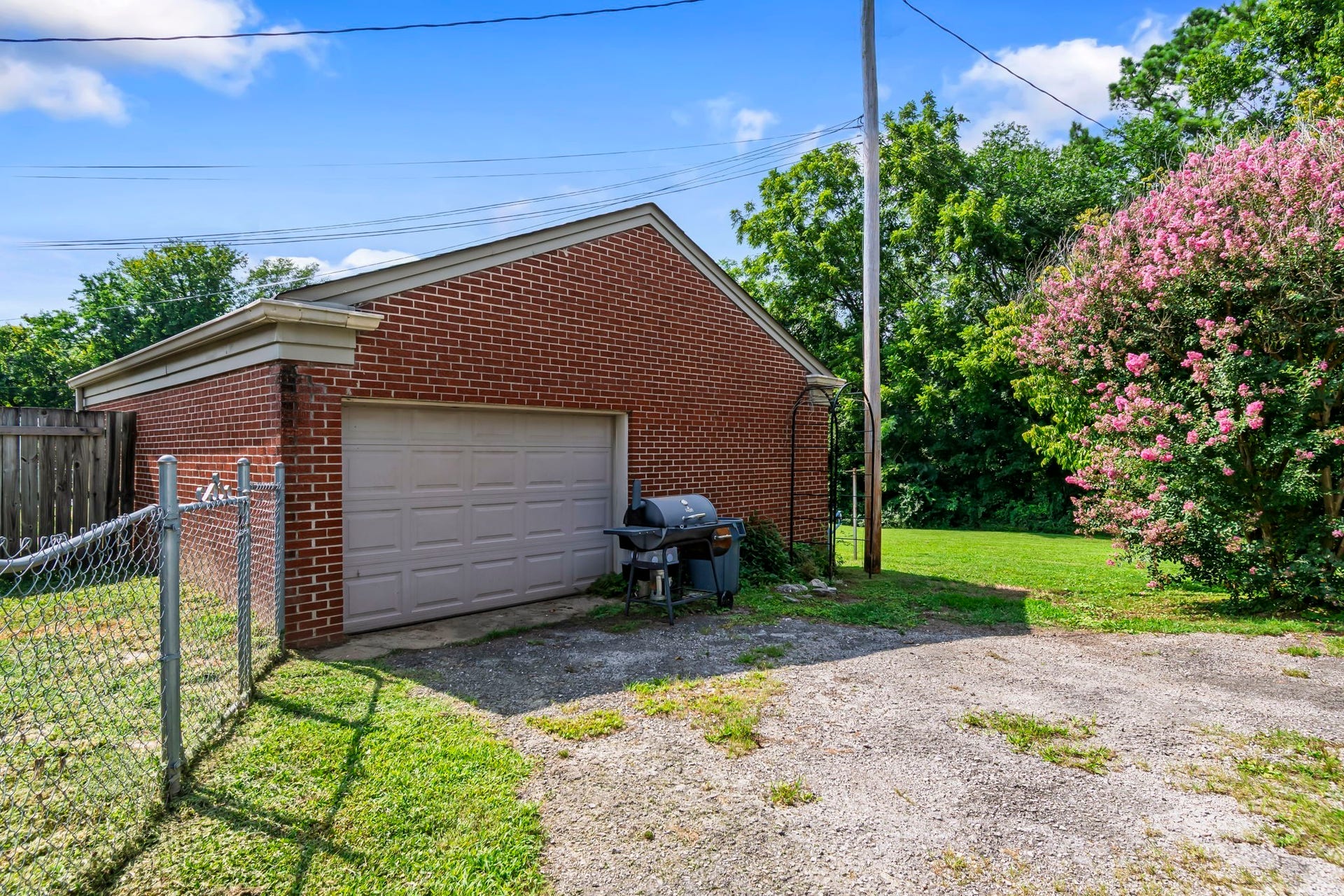 1102 Hiwassee Dr, Columbia, TN 38401 1102 Hiwassee Dr, Columbia, TN 38401
