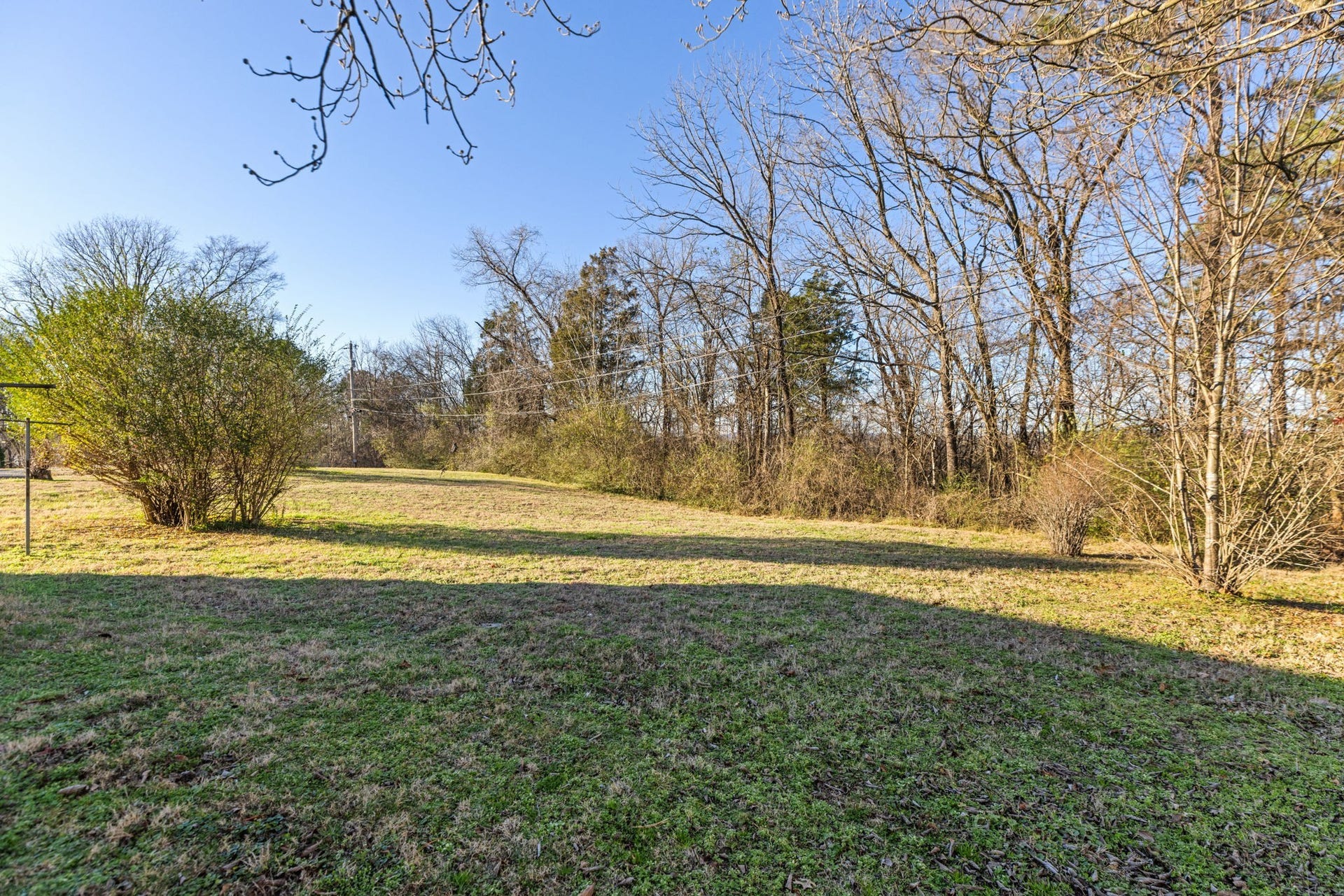 1102 Hiwassee Dr, Columbia, TN 38401 1102 Hiwassee Dr, Columbia, TN 38401