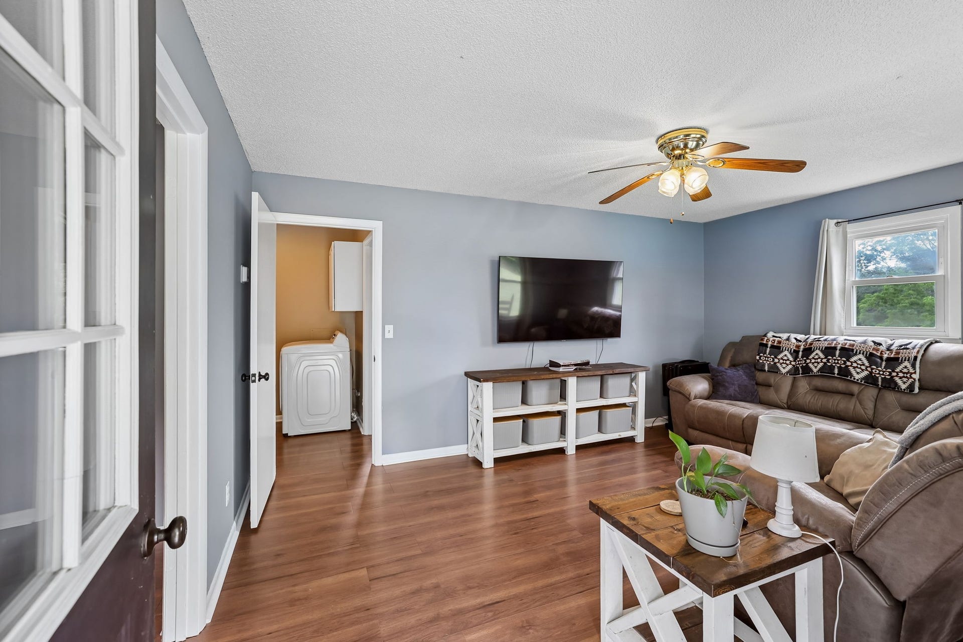2420 Hawkersmith Rd, Manchester, TN 37355 Living room with new flooring that flows throughout! 2420 Hawkersmith Rd, Manchester, TN 37355