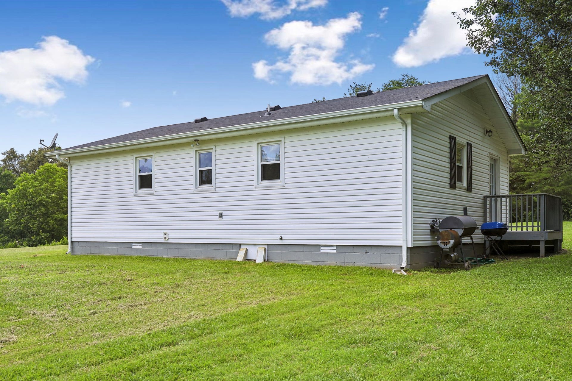 2420 Hawkersmith Rd, Manchester, TN 37355 Totally renovated over the last few years and move-in ready! 2420 Hawkersmith Rd, Manchester, TN 37355