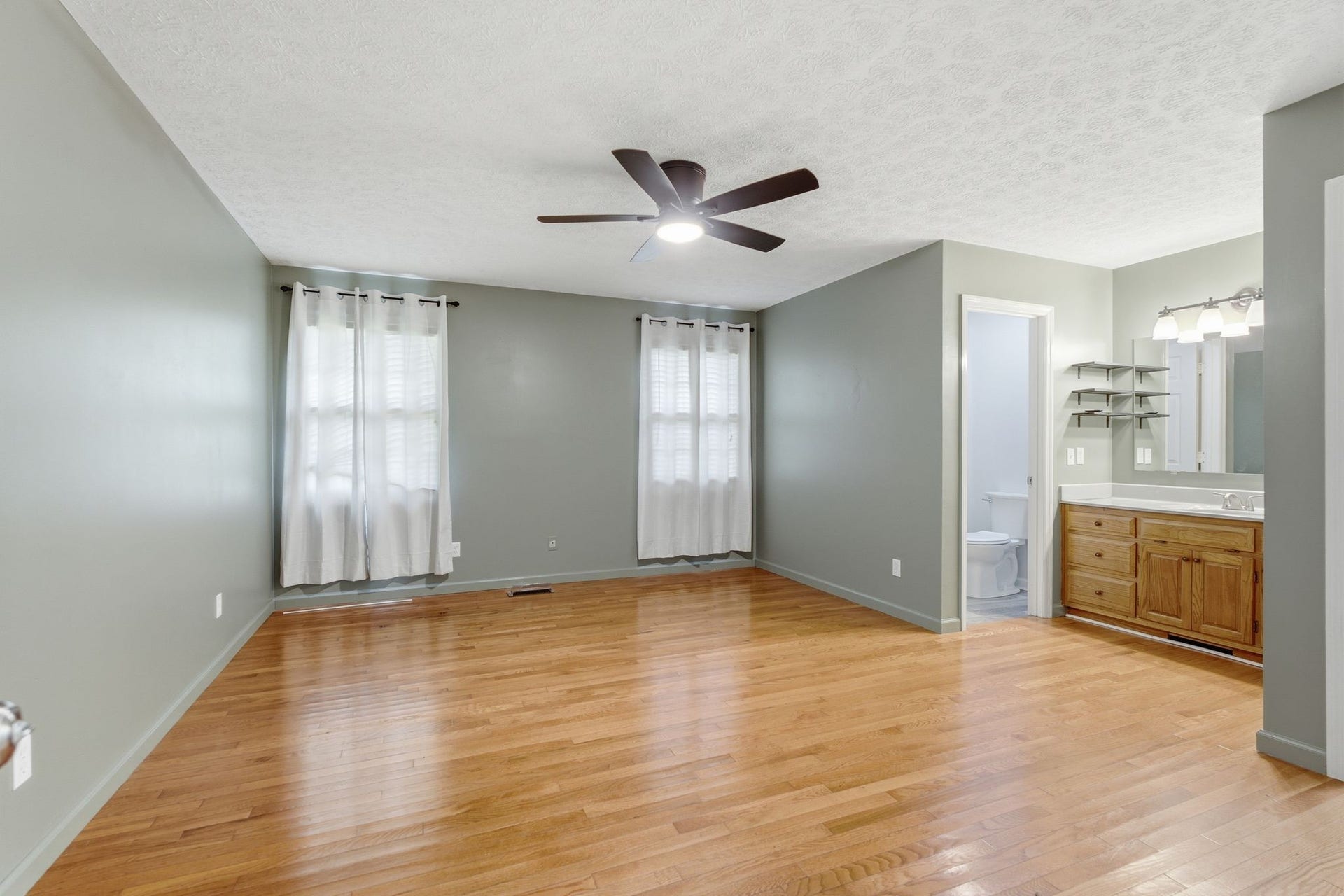 671 Circle Dr, Manchester, TN 37355 671 Circle Dr, Manchester, TN 37355