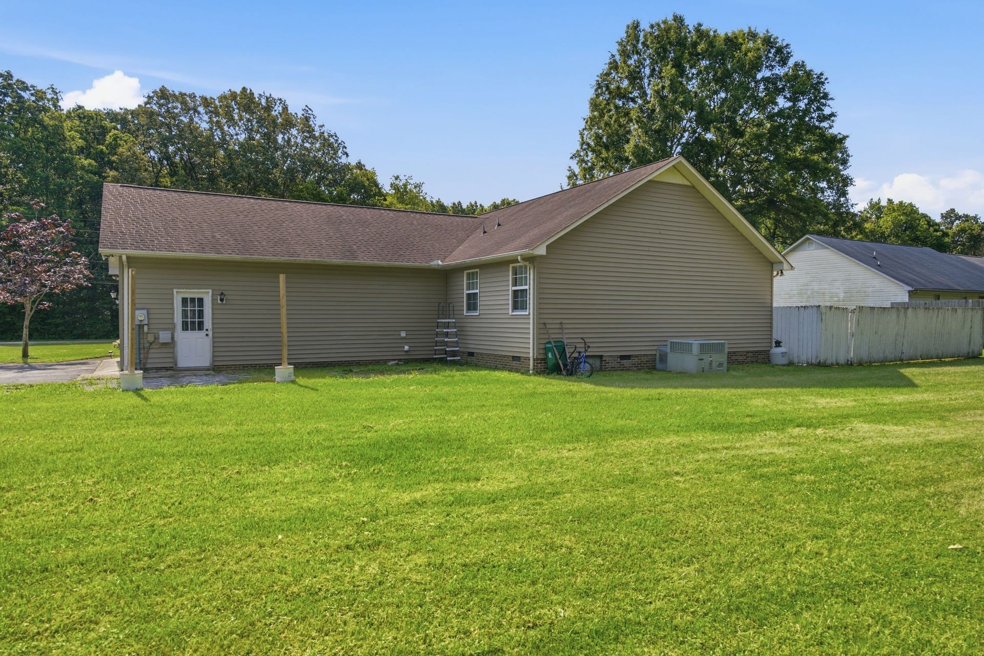 671 Circle Dr, Manchester, TN 37355 671 Circle Dr, Manchester, TN 37355