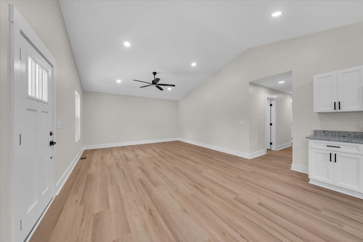 104 Pratts Aly, Columbia, TN 38401 Another view!
