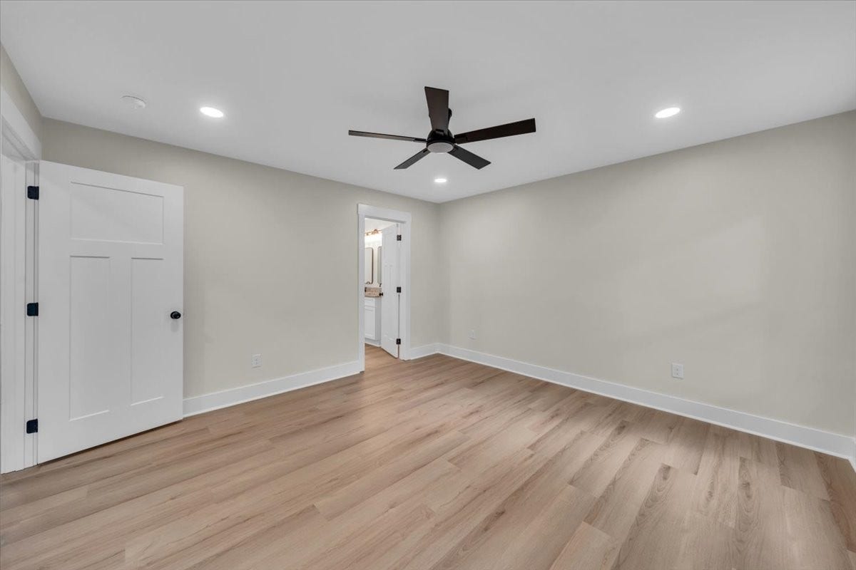 104 Pratts Aly, Columbia, TN 38401 Plenty of room for your king size bed!