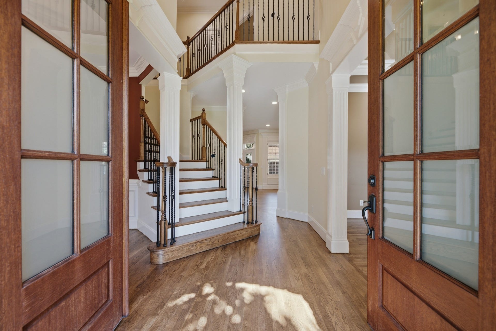 2926 Frank Robinson Dr, Murfreesboro, TN 37130 Main house entry foyer