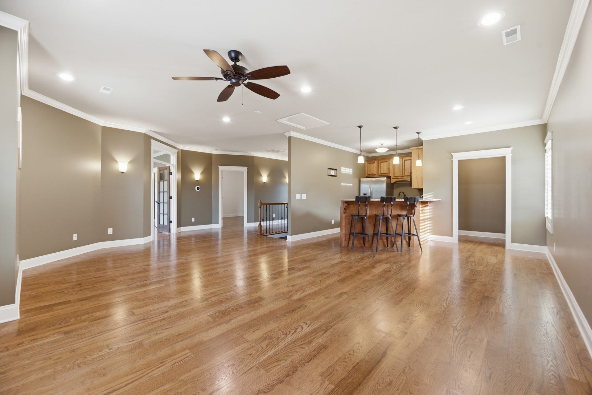 2926 Frank Robinson Dr, Murfreesboro, TN 37130 Spacious living area and kitchen space with bar seating