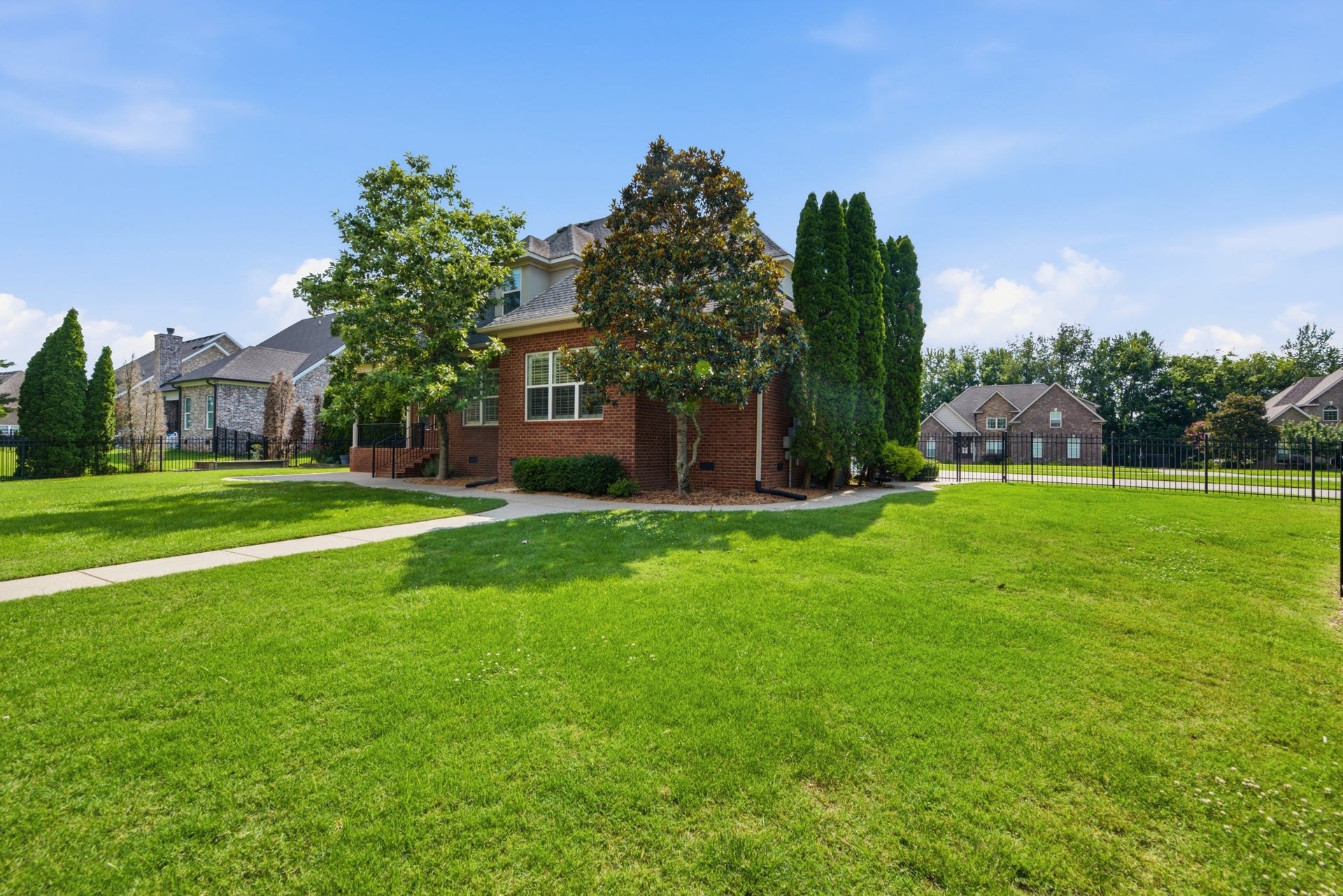 2926 Frank Robinson Dr, Murfreesboro, TN 37130 2926 Frank Robinson Dr, Murfreesboro, TN 37130