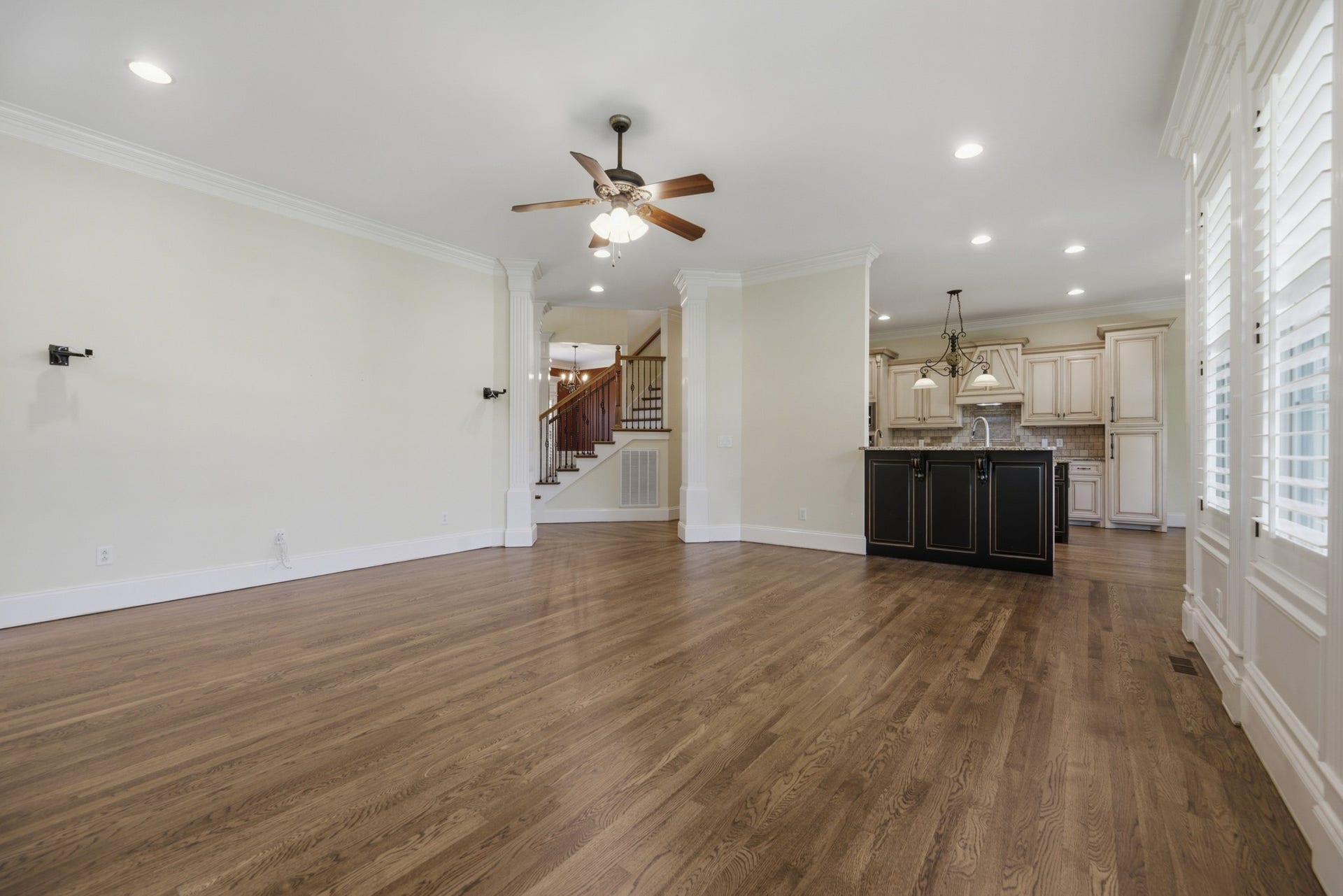 2926 Frank Robinson Dr, Murfreesboro, TN 37130 Recently refinished hardwood flooring throughout main living area in main house