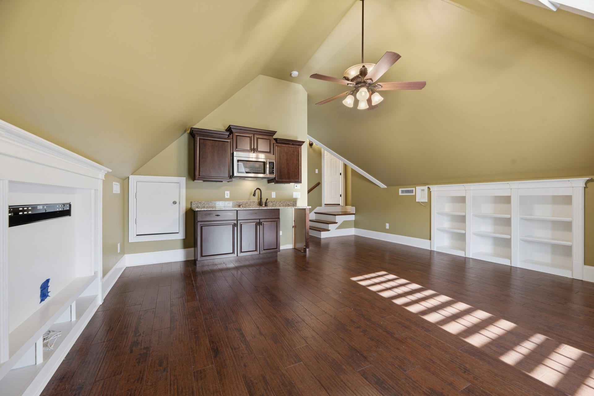 2926 Frank Robinson Dr, Murfreesboro, TN 37130 Private media room upstairs with wet bar offers even more flexibility. This would make a great home office, gym, or extra space for guests or hobbies.
