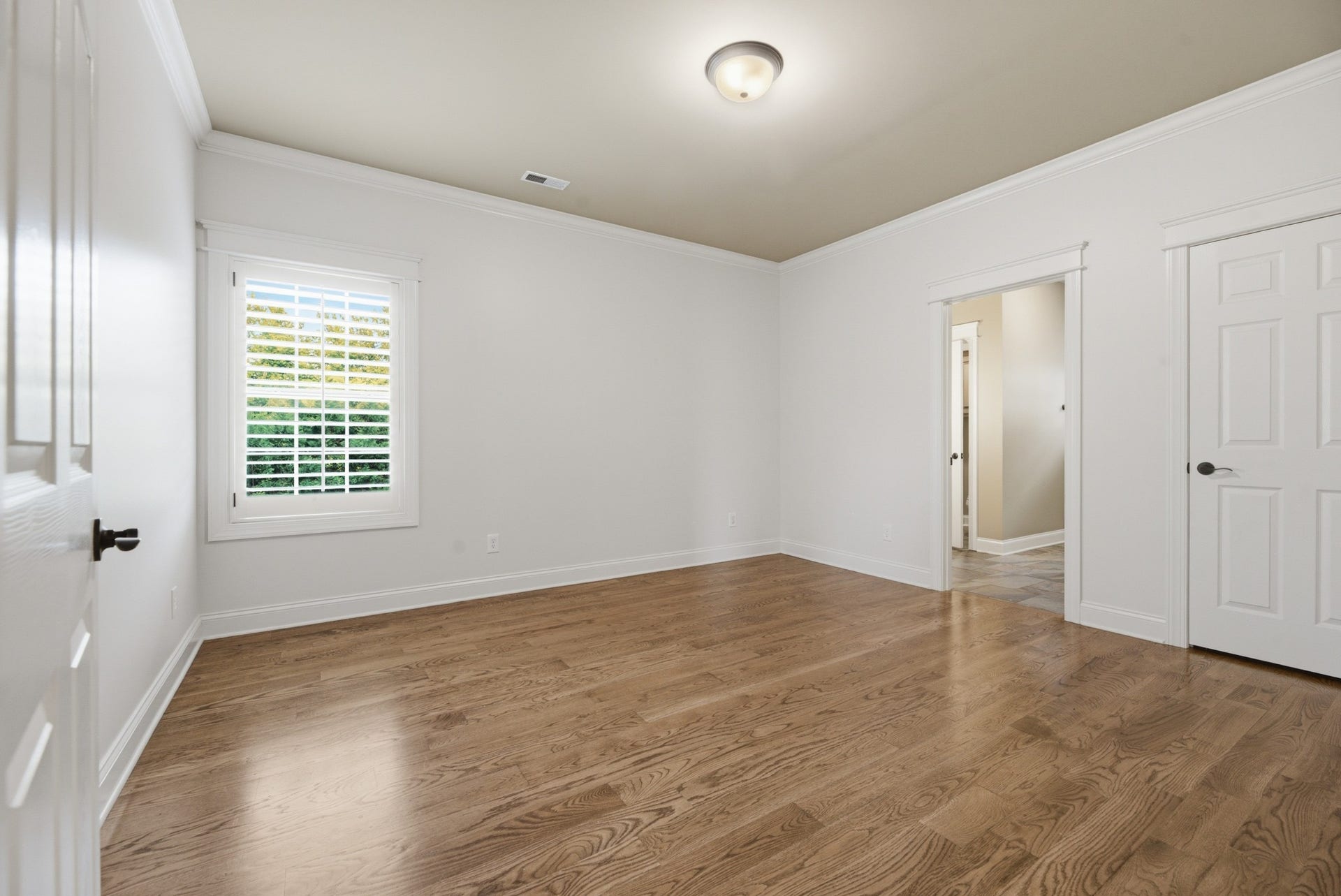 2926 Frank Robinson Dr, Murfreesboro, TN 37130 Bedroom 2 has a full bath with large walk-in shower