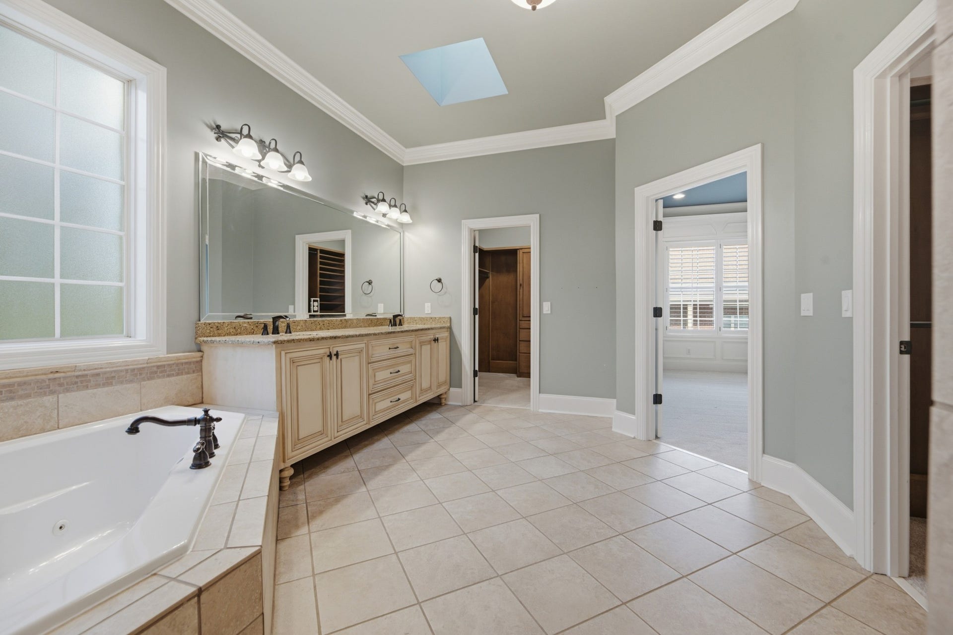 2926 Frank Robinson Dr, Murfreesboro, TN 37130 2926 Frank Robinson Dr, Murfreesboro, TN 37130
