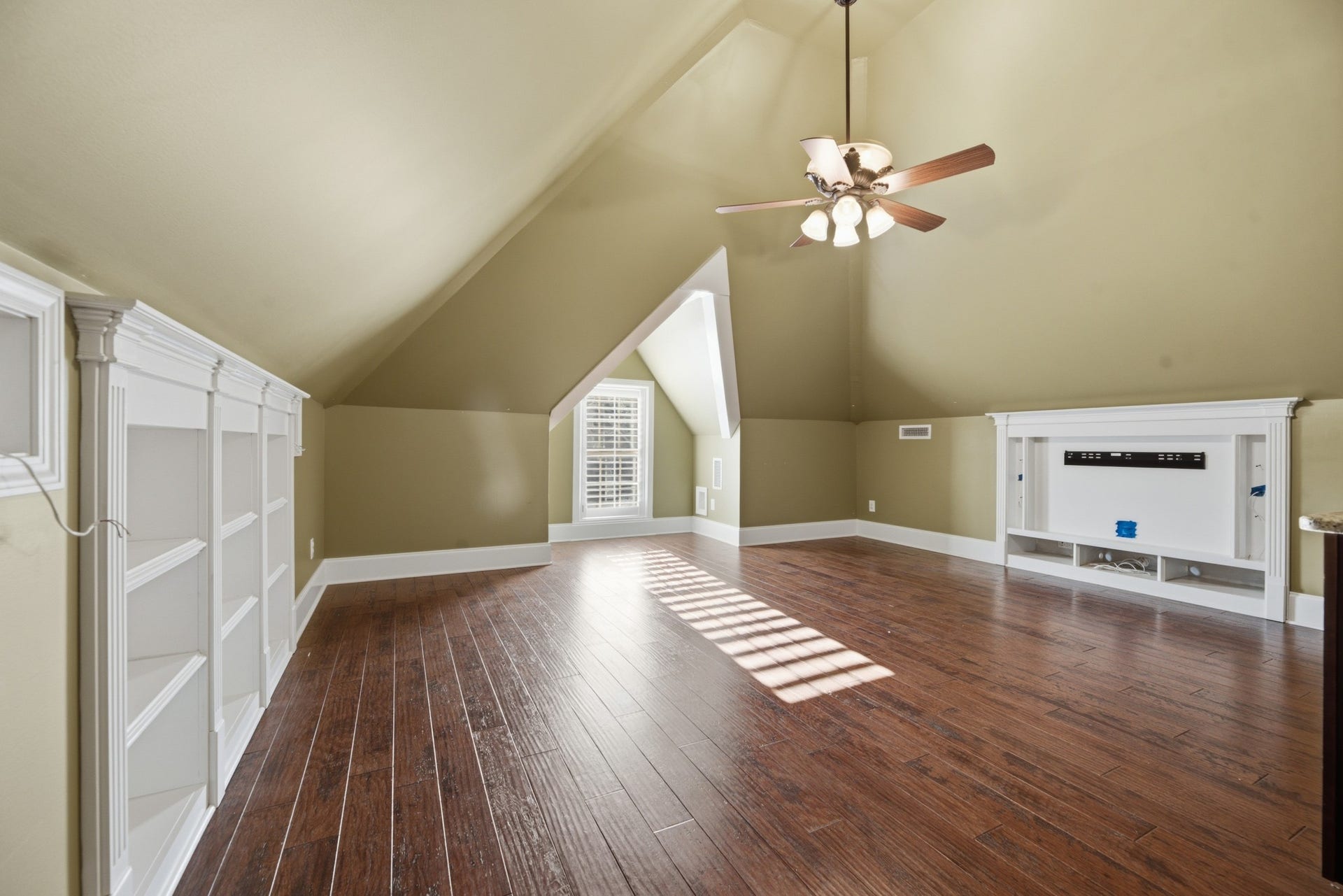 2926 Frank Robinson Dr, Murfreesboro, TN 37130 2926 Frank Robinson Dr, Murfreesboro, TN 37130
