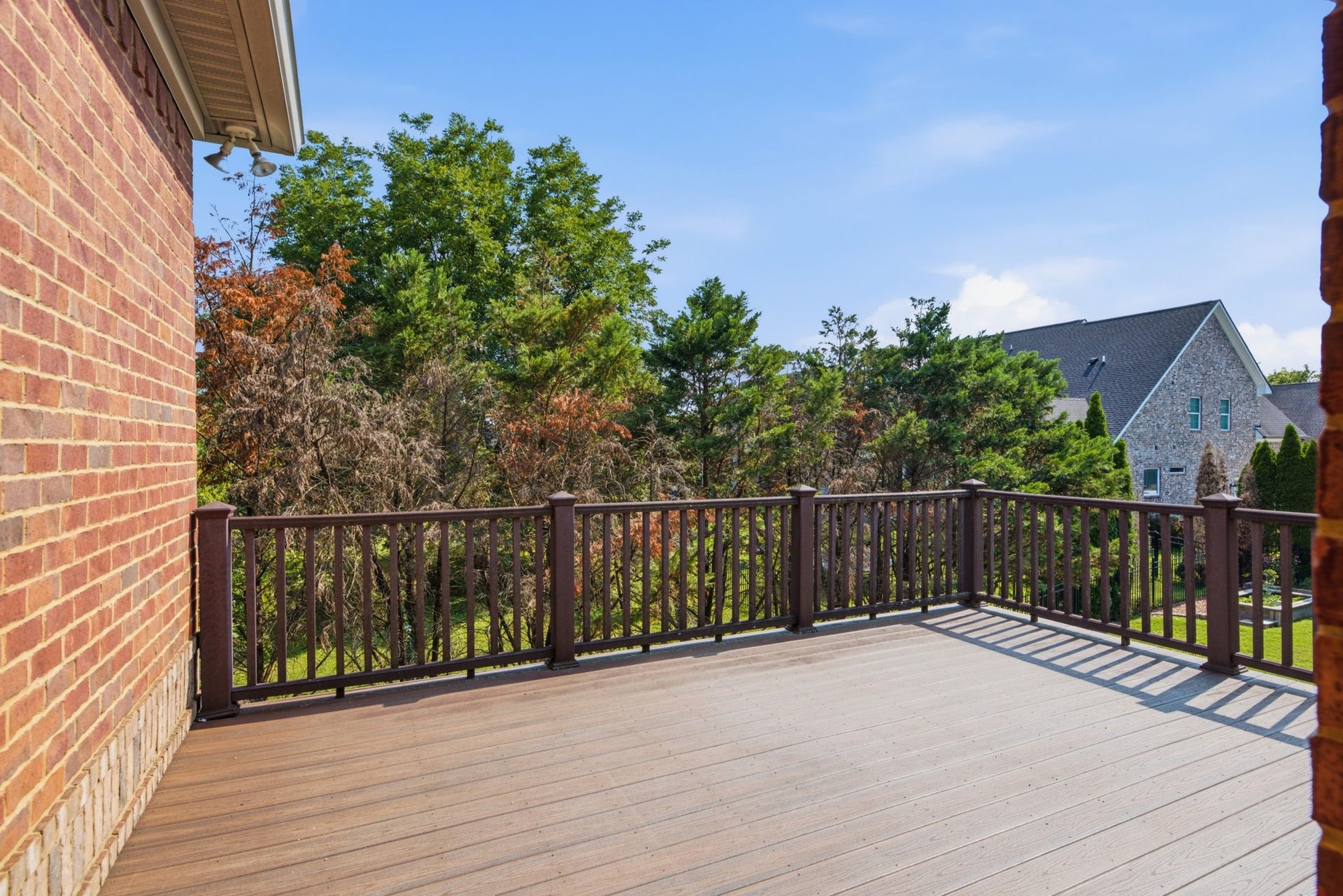 2926 Frank Robinson Dr, Murfreesboro, TN 37130 Guest house upstairs deck