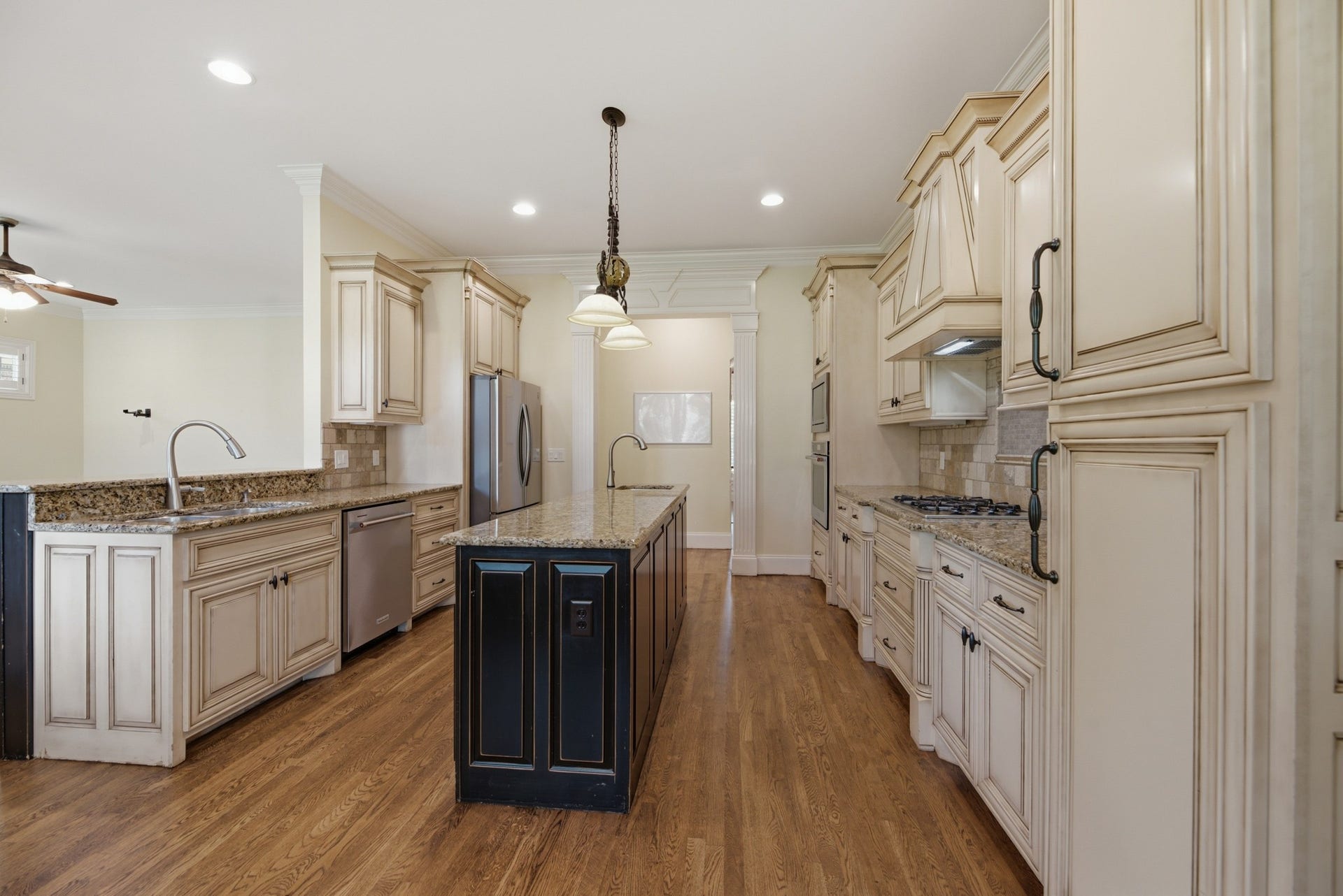 2926 Frank Robinson Dr, Murfreesboro, TN 37130 Kitchen features granite countertops with plenty of extra storage