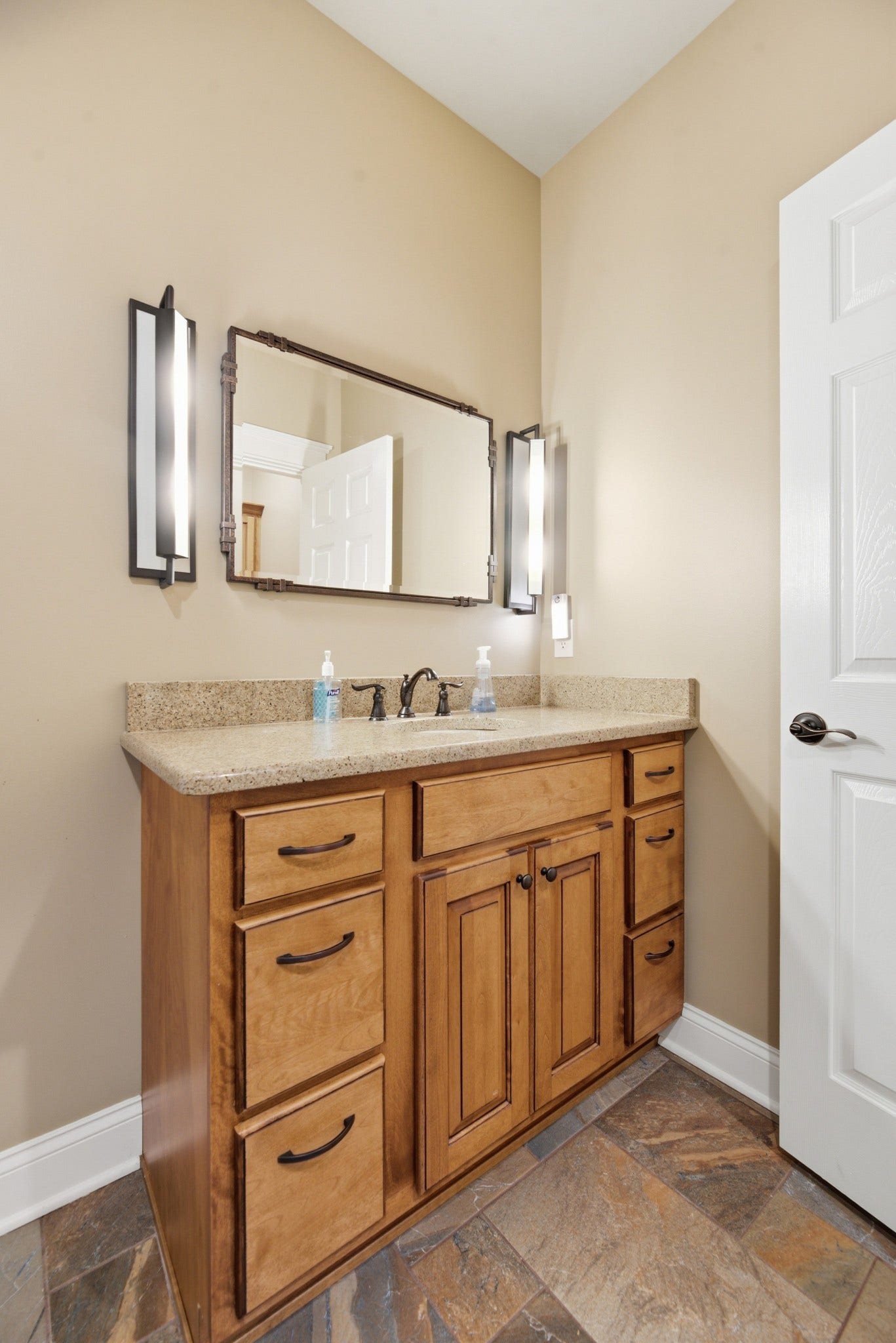 2926 Frank Robinson Dr, Murfreesboro, TN 37130 2926 Frank Robinson Dr, Murfreesboro, TN 37130