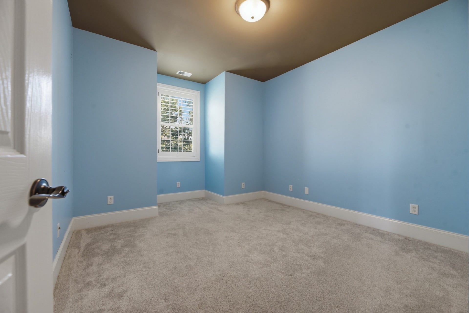 2926 Frank Robinson Dr, Murfreesboro, TN 37130 3rd upstairs Bedroom with access to the Jack & Jill bath
