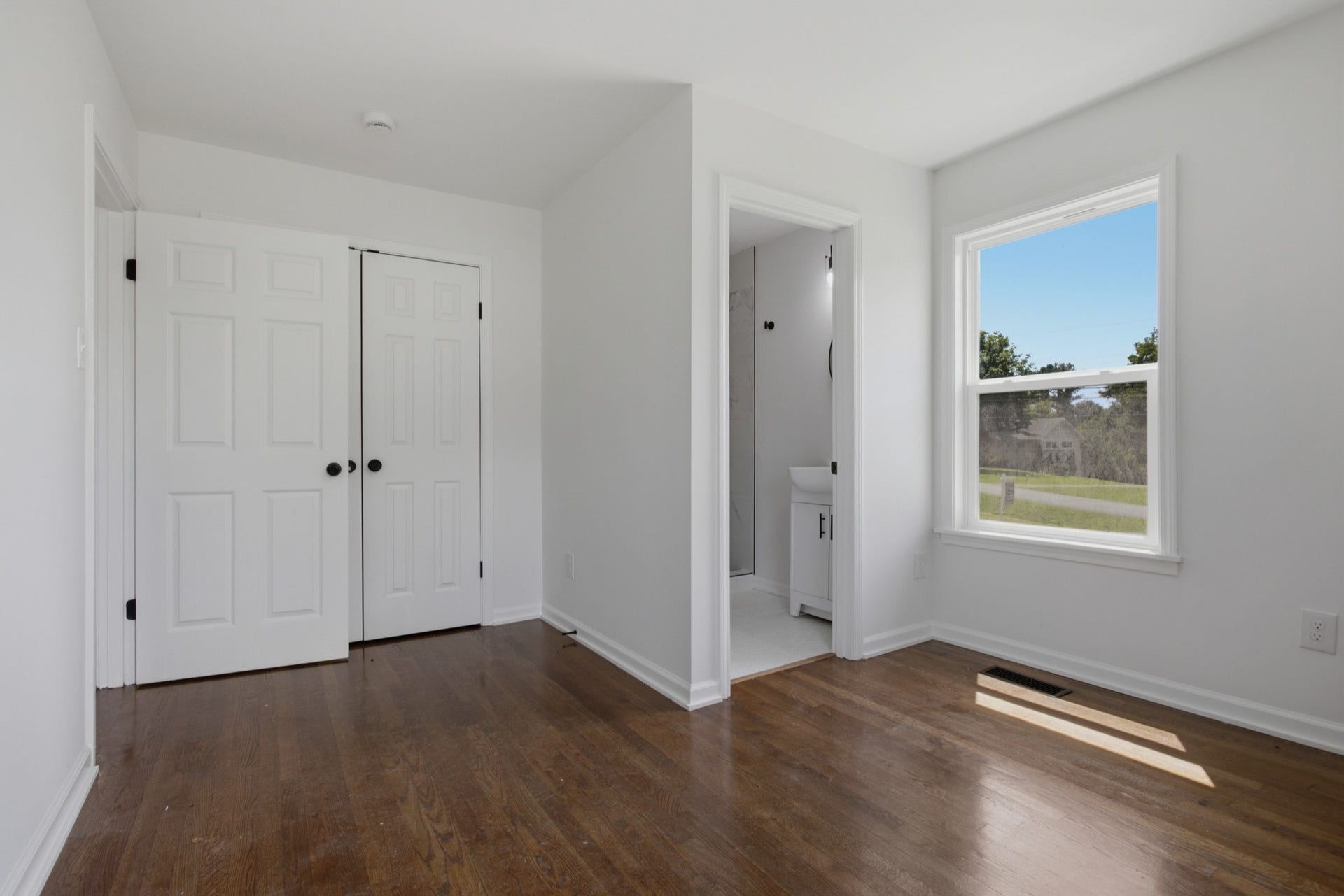 104 Carol Dr, Columbia, TN 38401