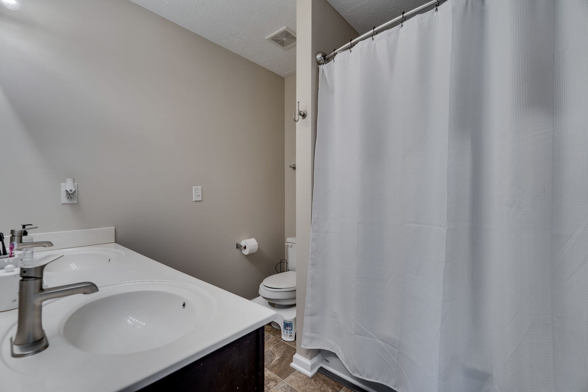 848 Blackfoot Trl, Murfreesboro, TN 37128 848 Blackfoot Trl, Murfreesboro, TN 37128