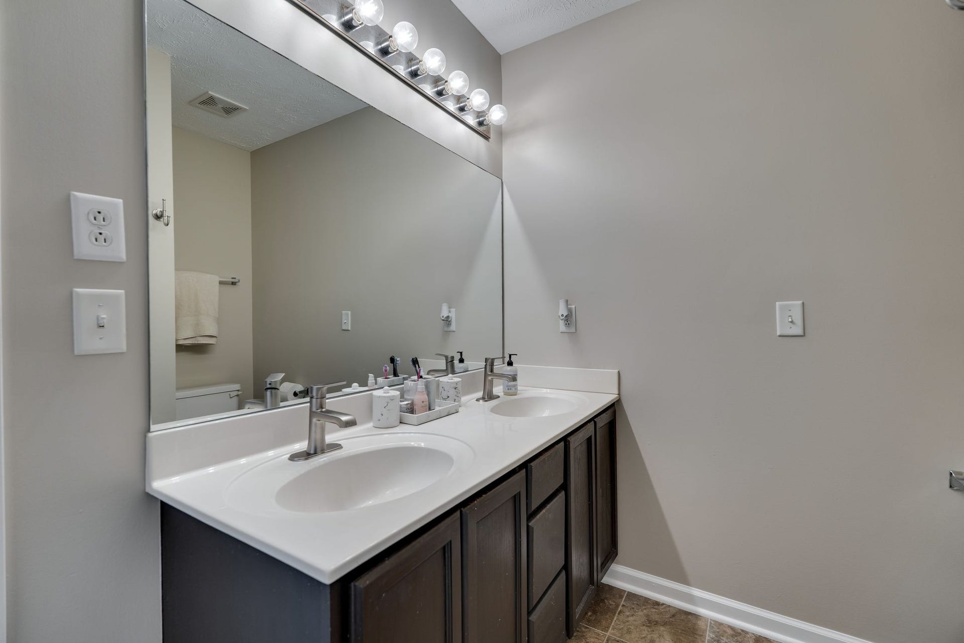 848 Blackfoot Trl, Murfreesboro, TN 37128 848 Blackfoot Trl, Murfreesboro, TN 37128