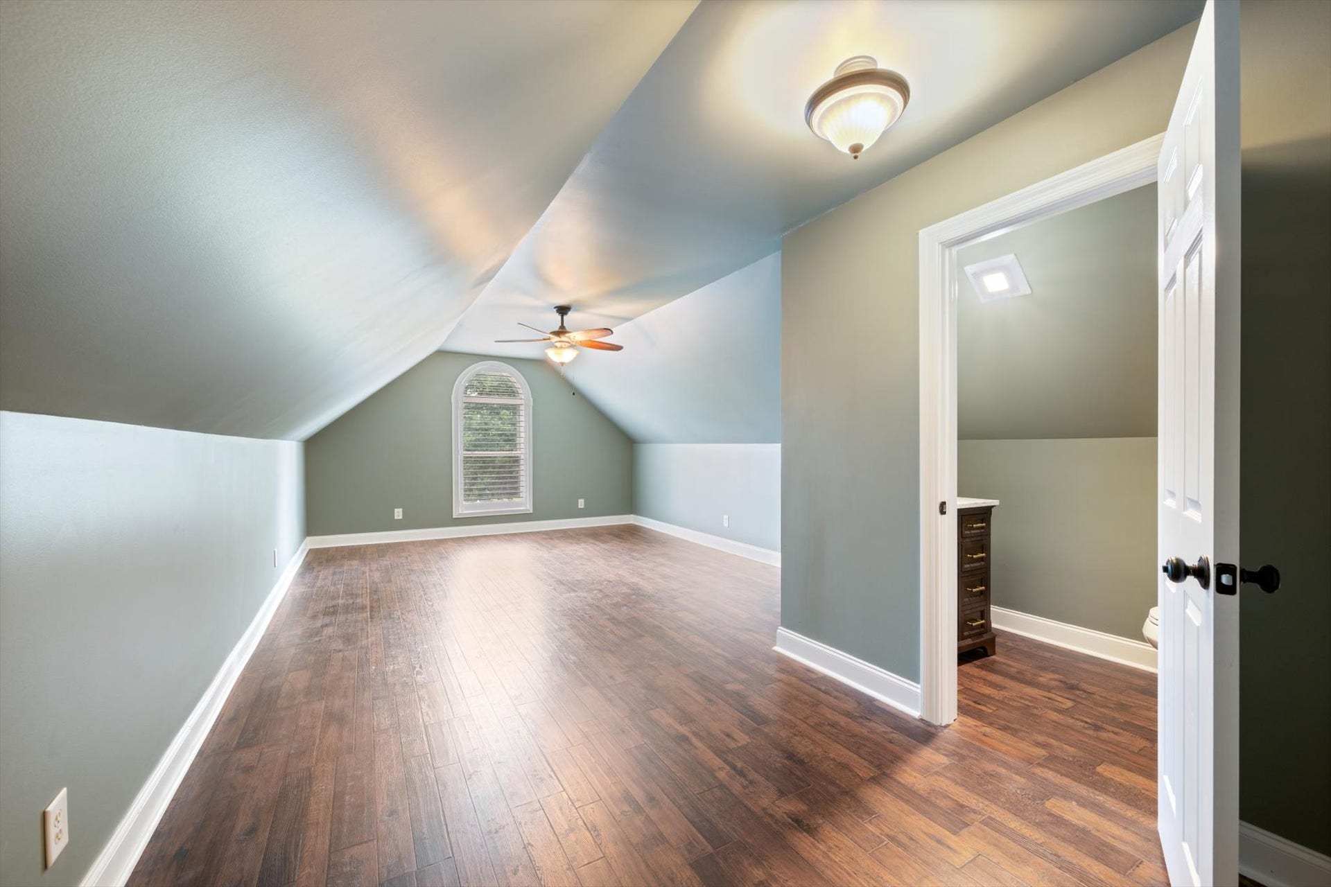 2711 Ernest Hawkins Rd, Columbia, TN 38401 2711 Ernest Hawkins Rd, Columbia, TN 38401