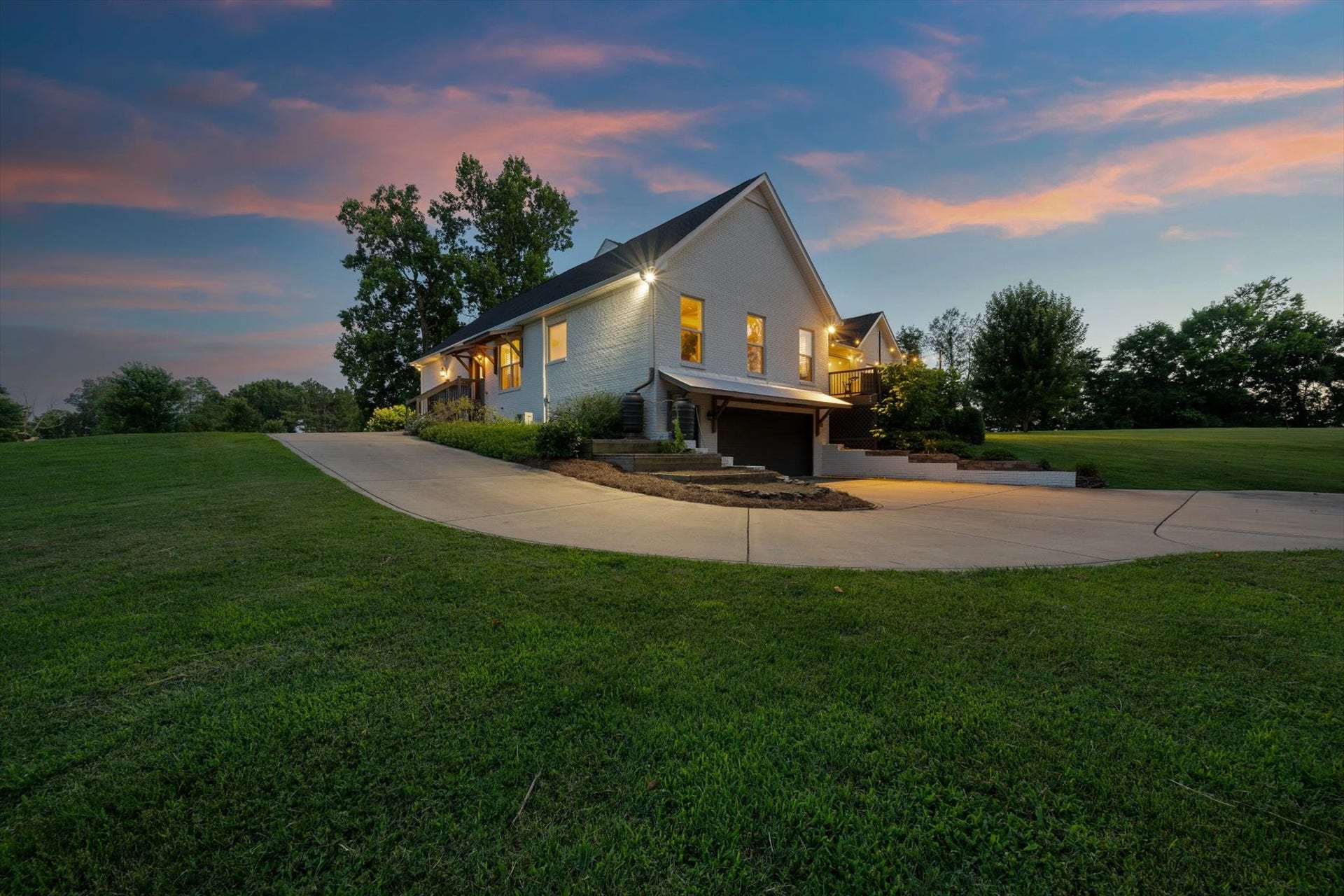 2711 Ernest Hawkins Rd, Columbia, TN 38401 2711 Ernest Hawkins Rd, Columbia, TN 38401