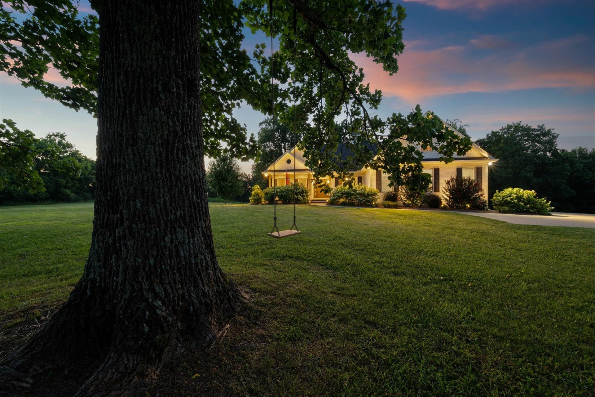 2711 Ernest Hawkins Rd, Columbia, TN 38401 2711 Ernest Hawkins Rd, Columbia, TN 38401