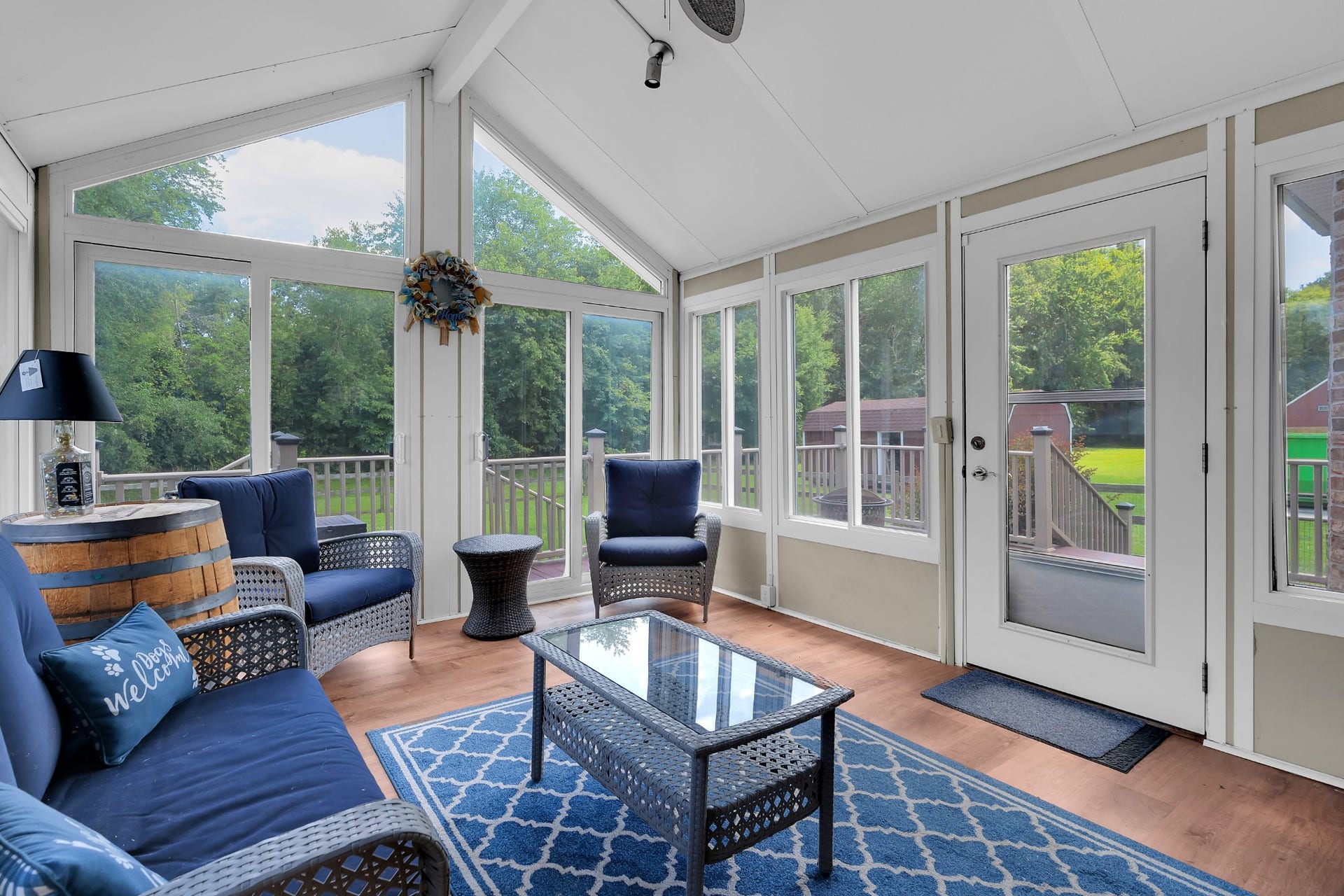 621 Big Oak Dr, Manchester, TN 37355 Sun room