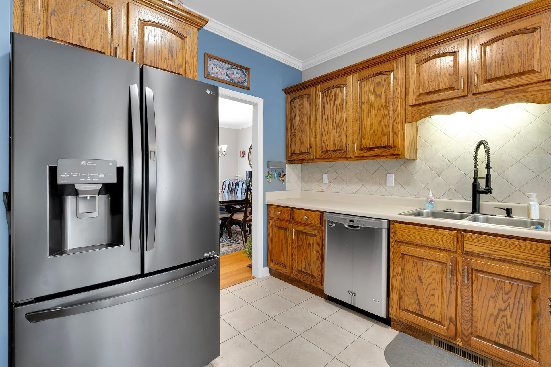 621 Big Oak Dr, Manchester, TN 37355 Almost new refrigerator.