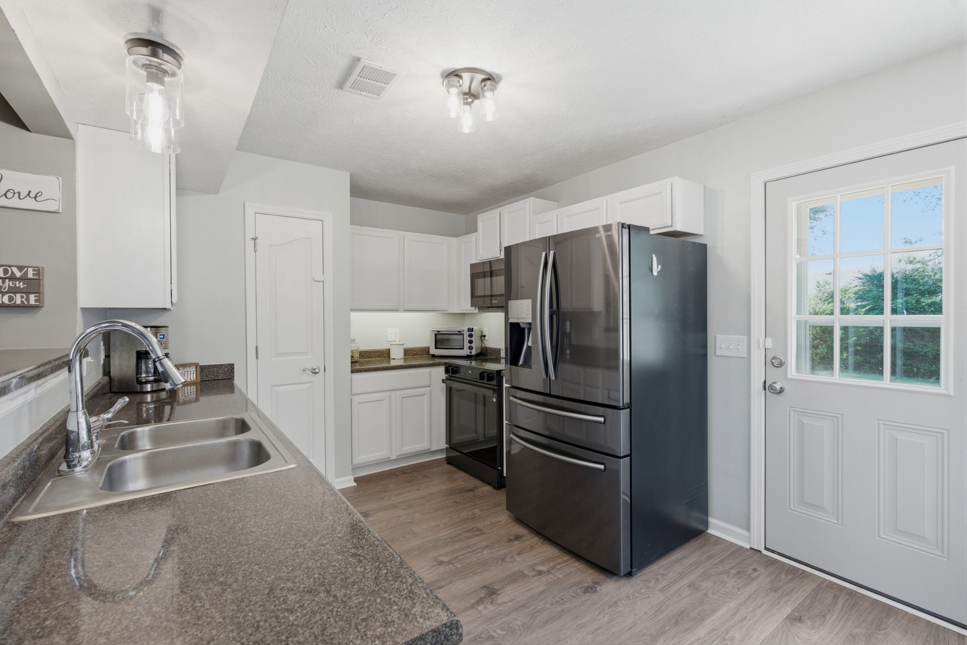 3317 Cornerstone Dr, Murfreesboro, TN 37128 3317 Cornerstone Dr, Murfreesboro, TN 37128